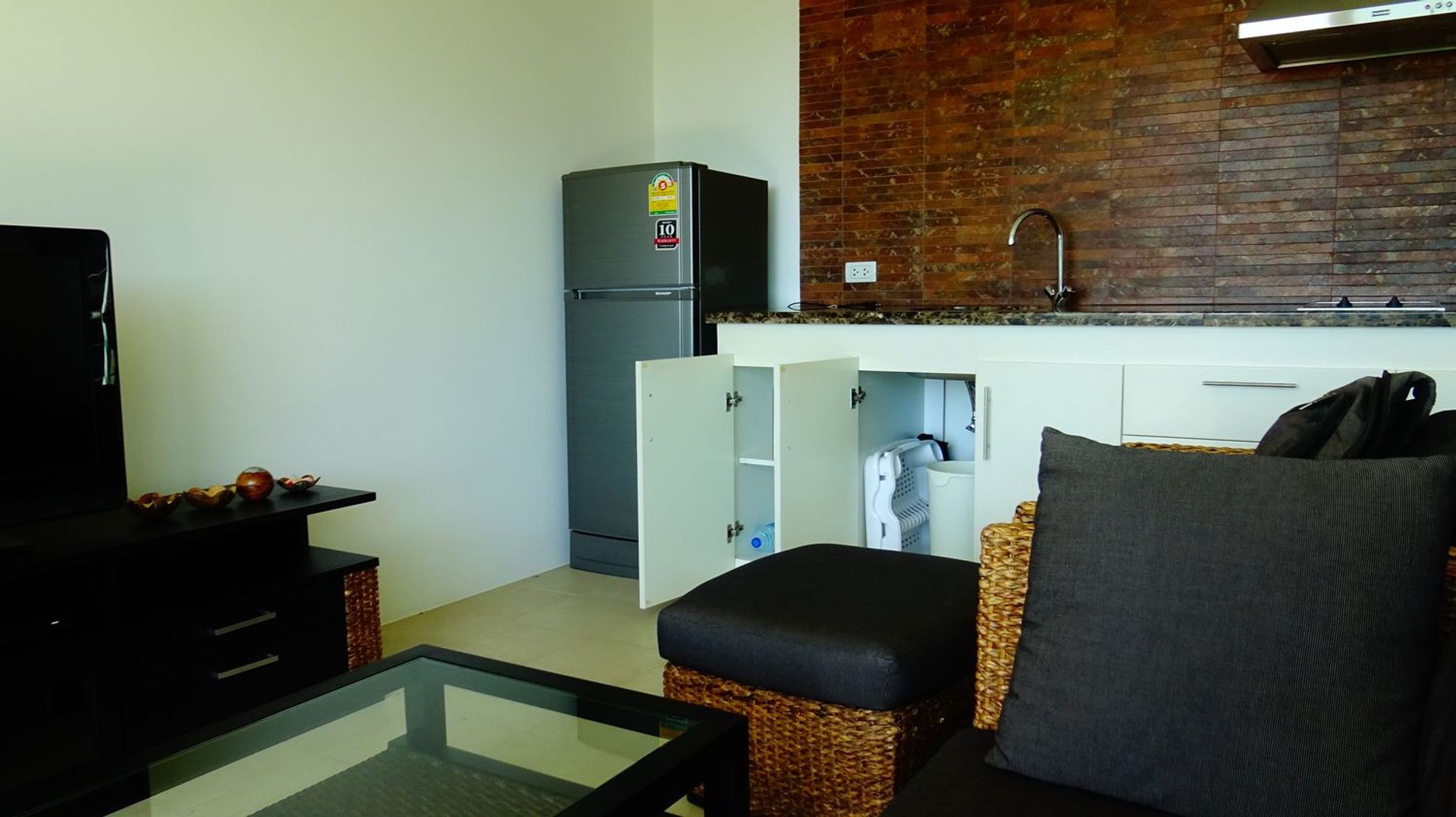 Condominium in Tambon Karon, Chang Wat Phuket 10760052