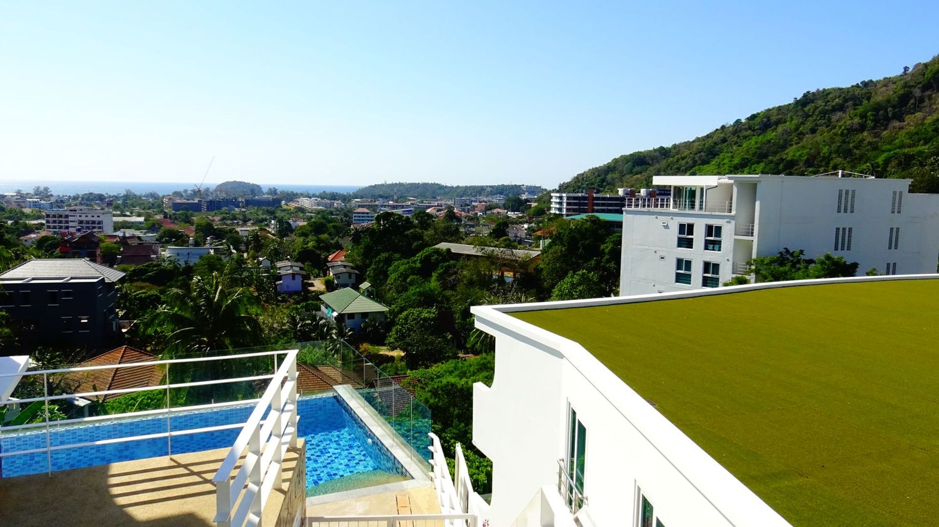 Condominium in Tambon Karon, Chang Wat Phuket 10760052