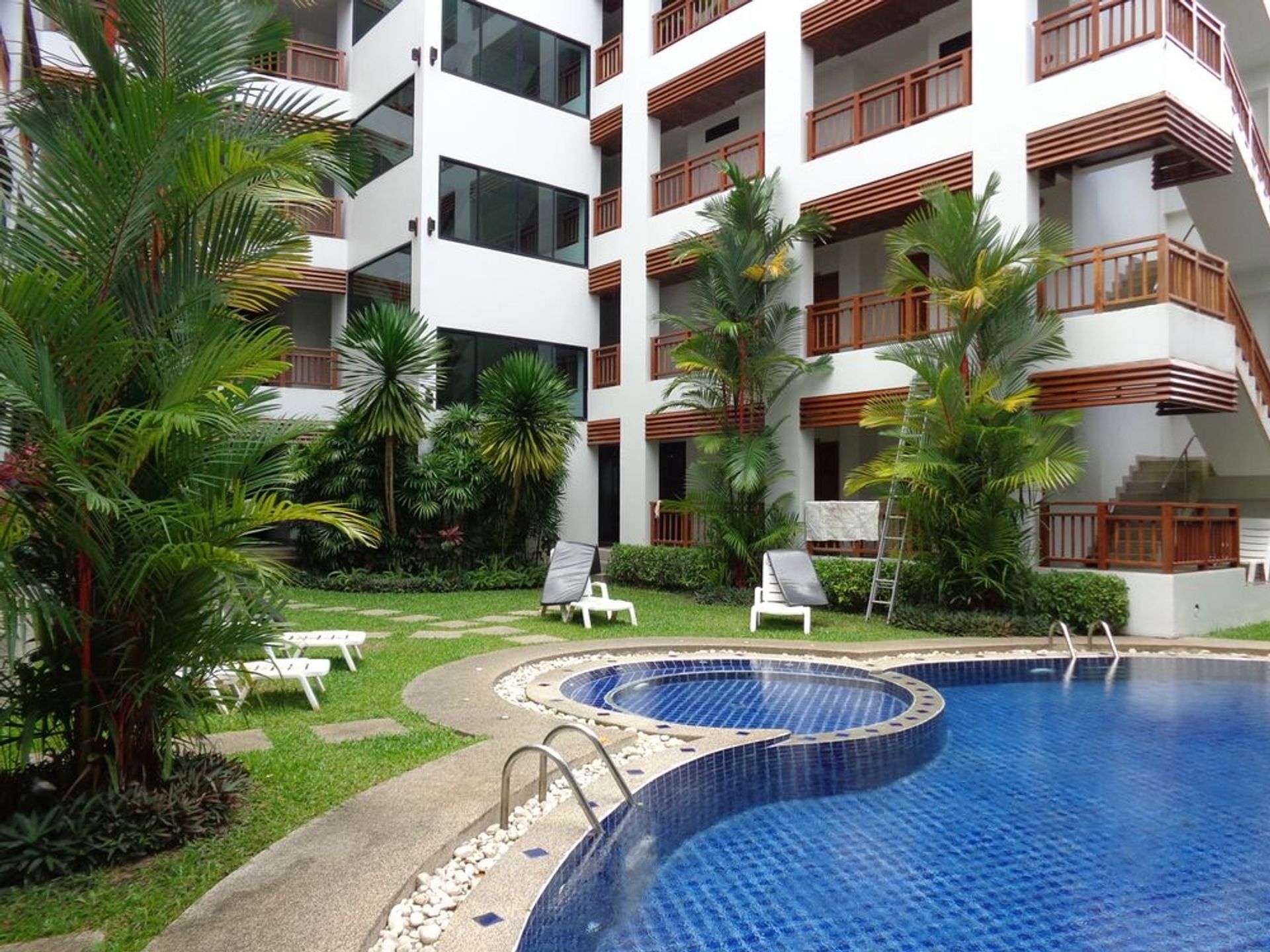 Condominium dans Tambon Choeng Thale, Chang Wat Phuket 10760053