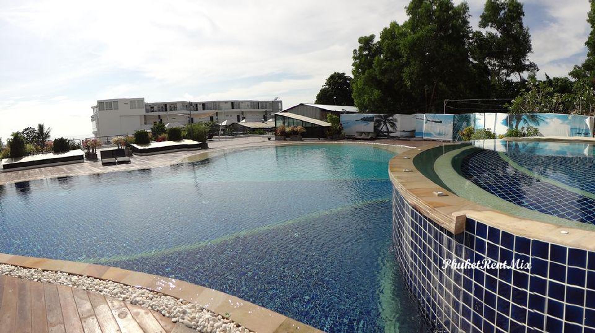 Condominium in Tambon Karon, Chang Wat Phuket 10760067