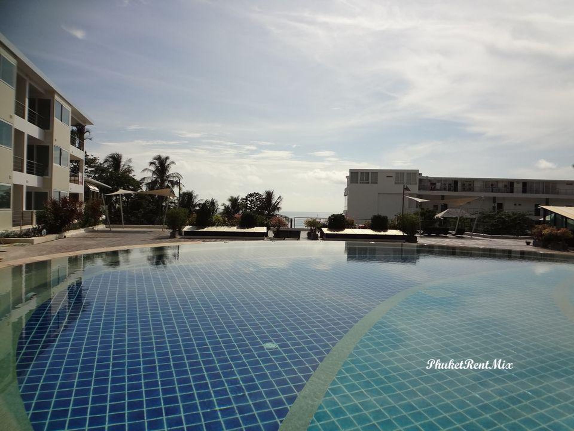 Condominium in Tambon Karon, Chang Wat Phuket 10760067