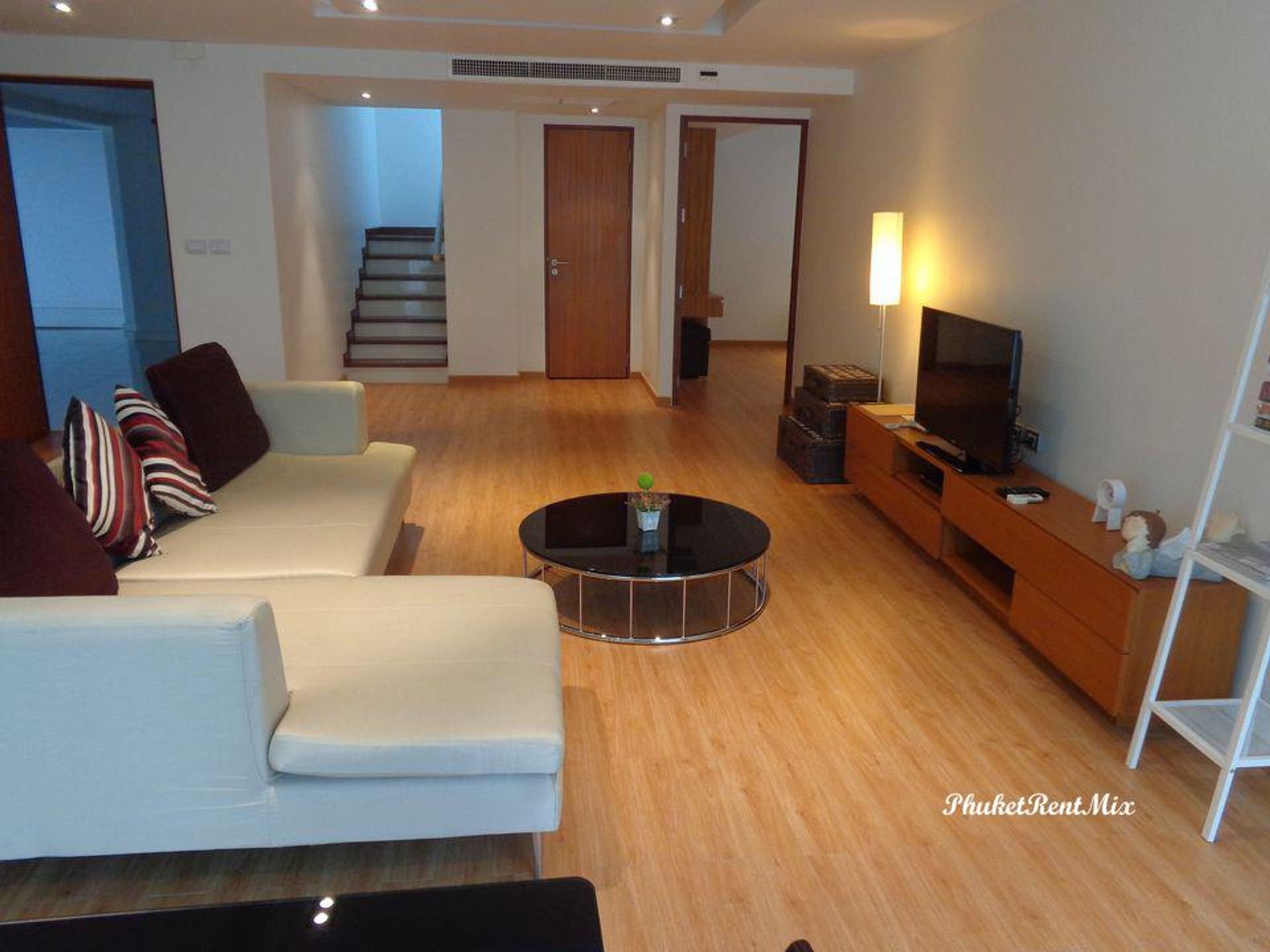 Condominio nel Tambon Patong, Chang Wat Phuket 10760098