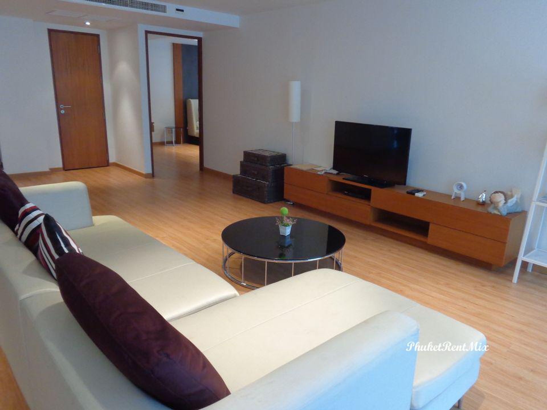 Condominio nel Tambon Patong, Chang Wat Phuket 10760098