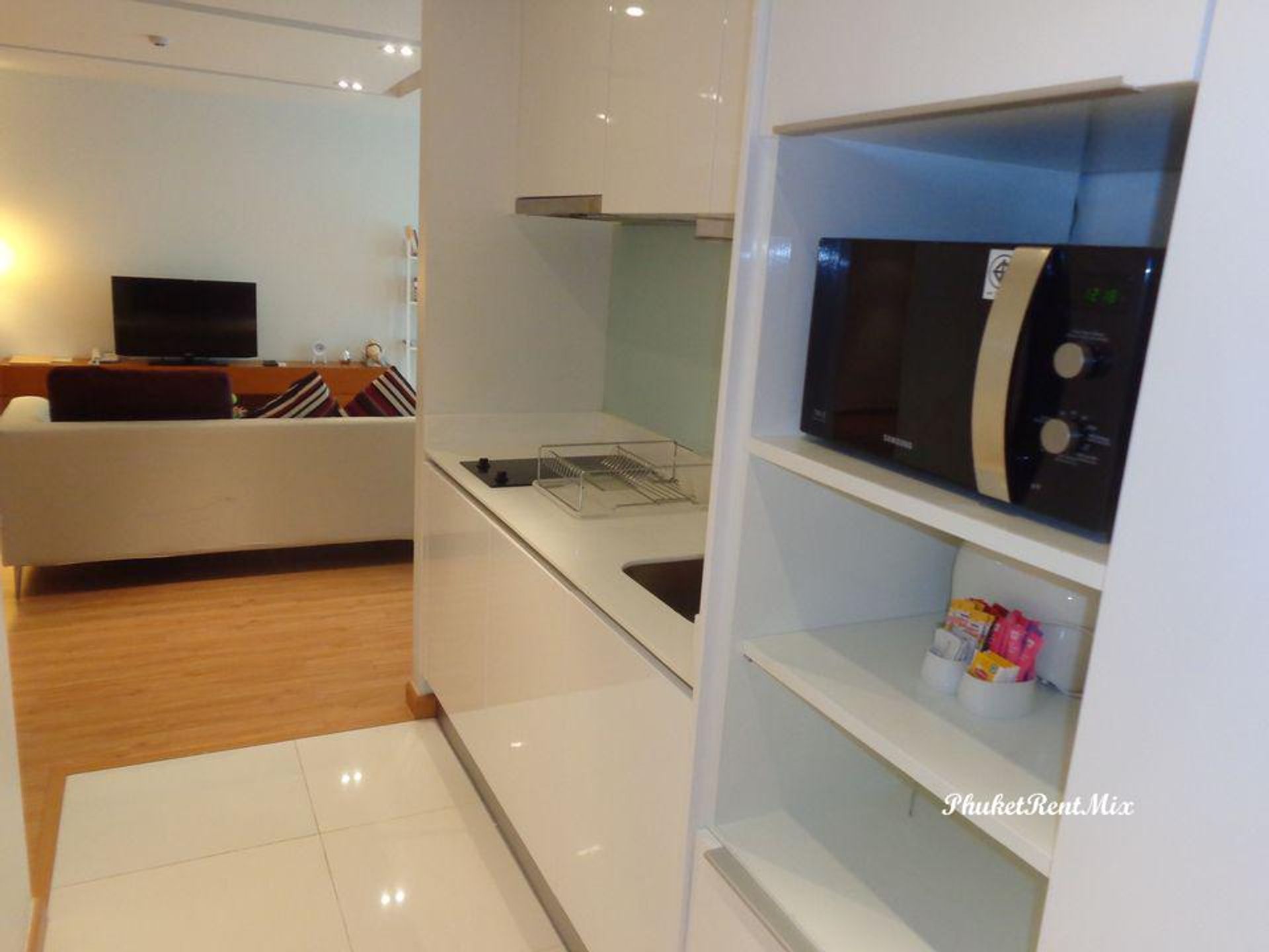 Condominio nel Tambon Patong, Chang Wat Phuket 10760098