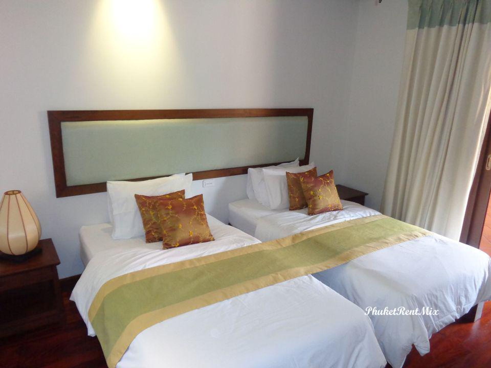 Talo sisään Tambon Choeng Thale, Chang Wat Phuket 10760131