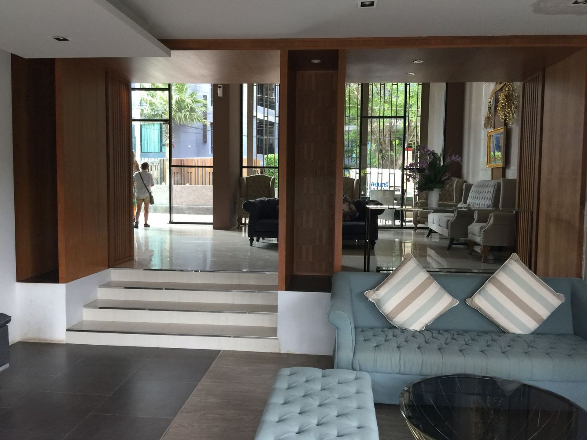 Condominium dans Tambon Choeng Thale, Chang Wat Phuket 10760188