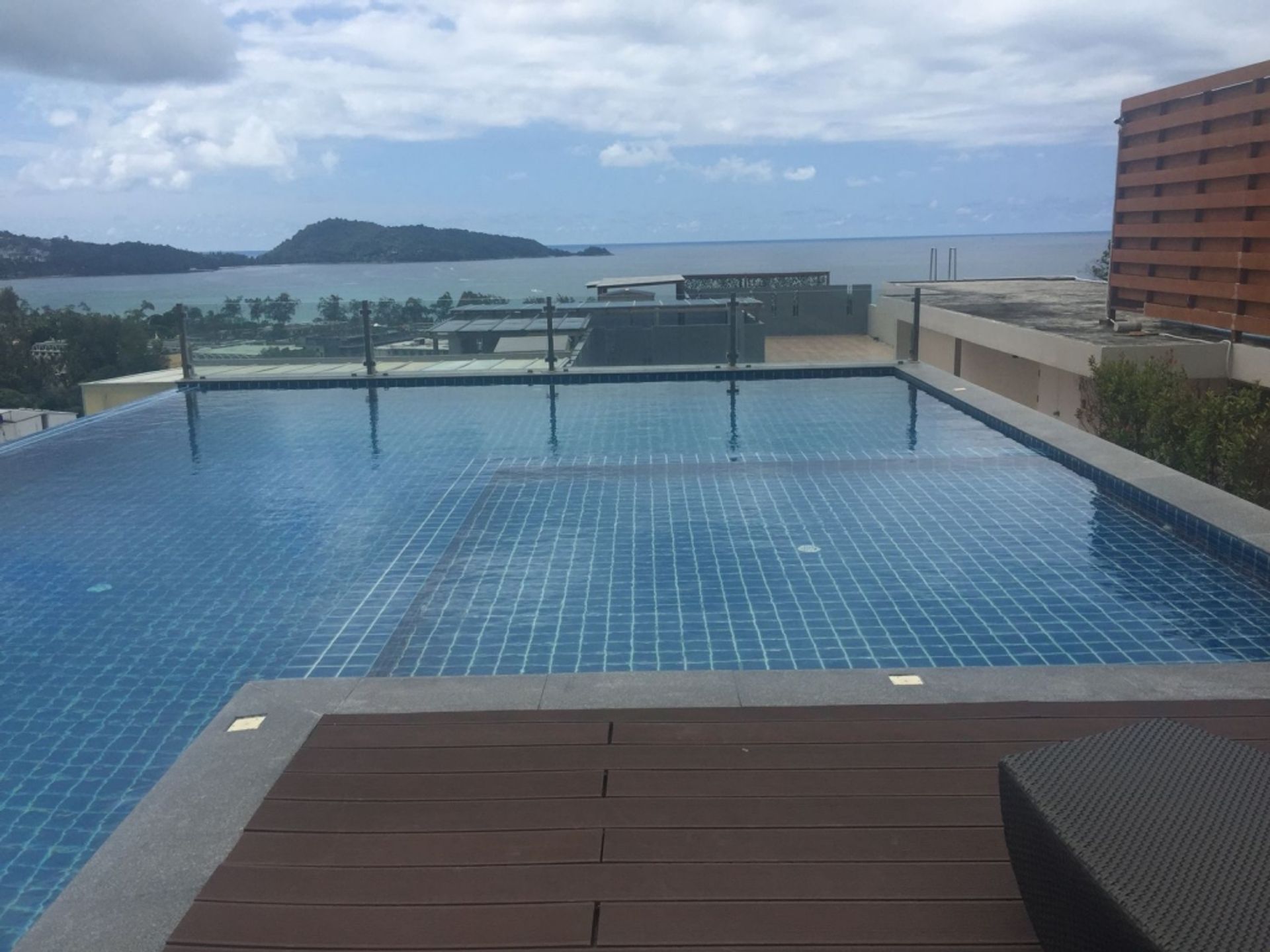 Condominium dans Tambon Patong, Chang Wat Phuket 10760231