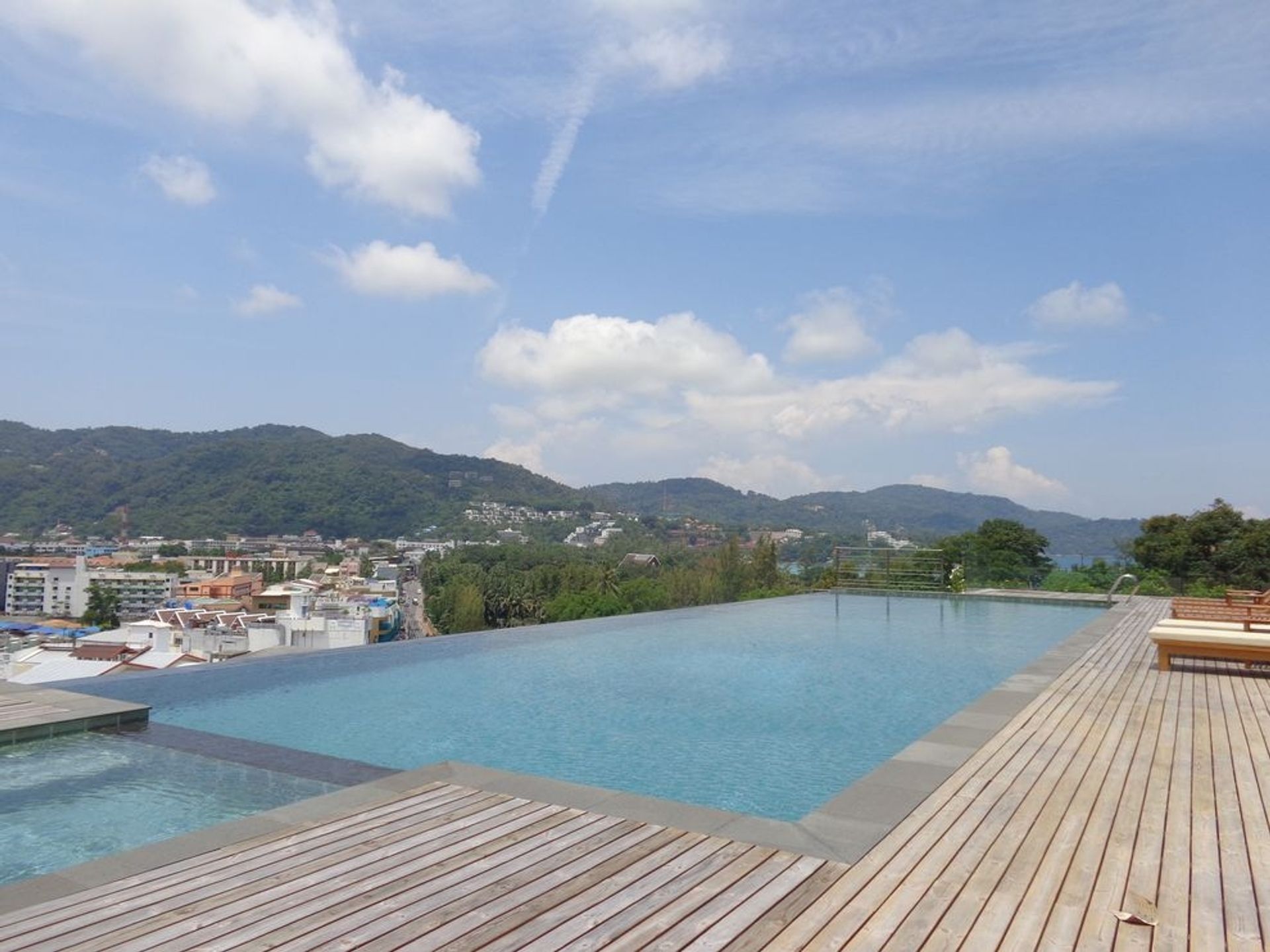 Condominium in Karon, Phuket 10760241