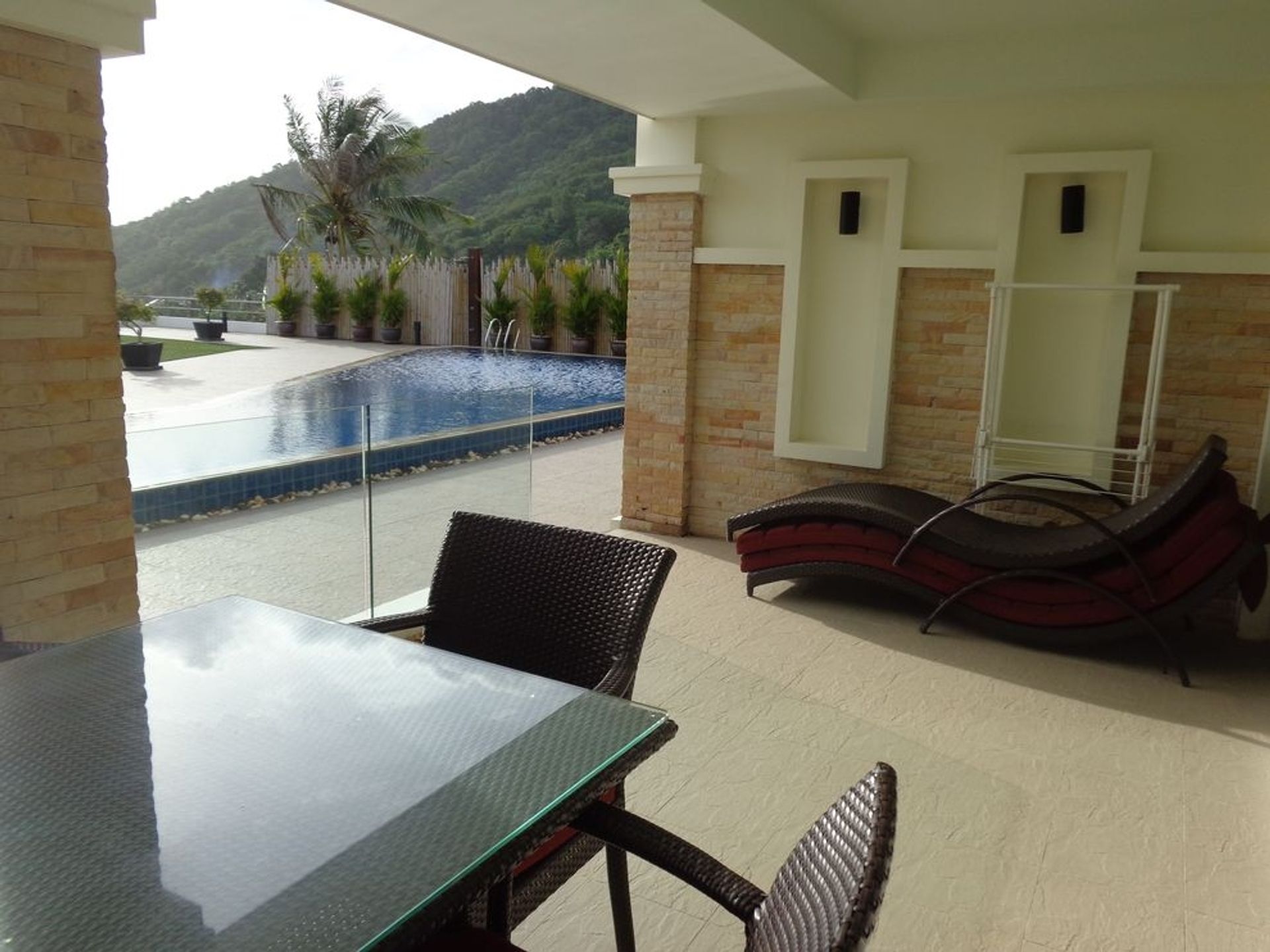 Condominio nel Divieto Kata, Phuket 10760245