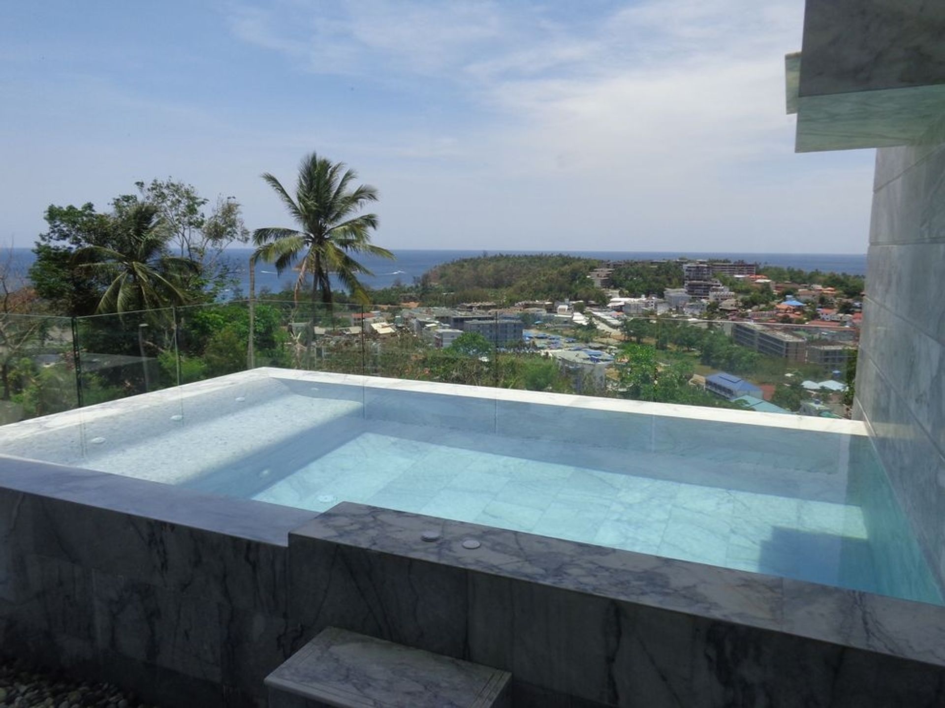 Condominium in Tambon Karon, Chang Wat Phuket 10760271