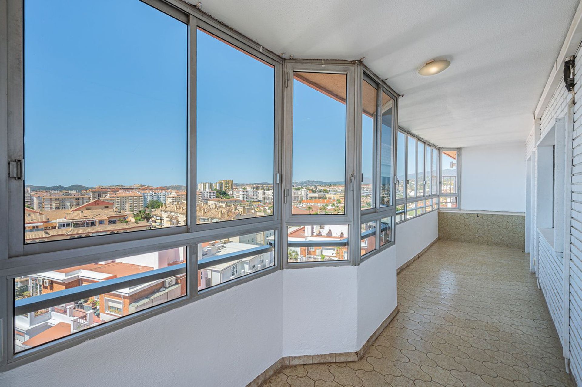 Condominium in Fuengirola, Andalucía 10761906