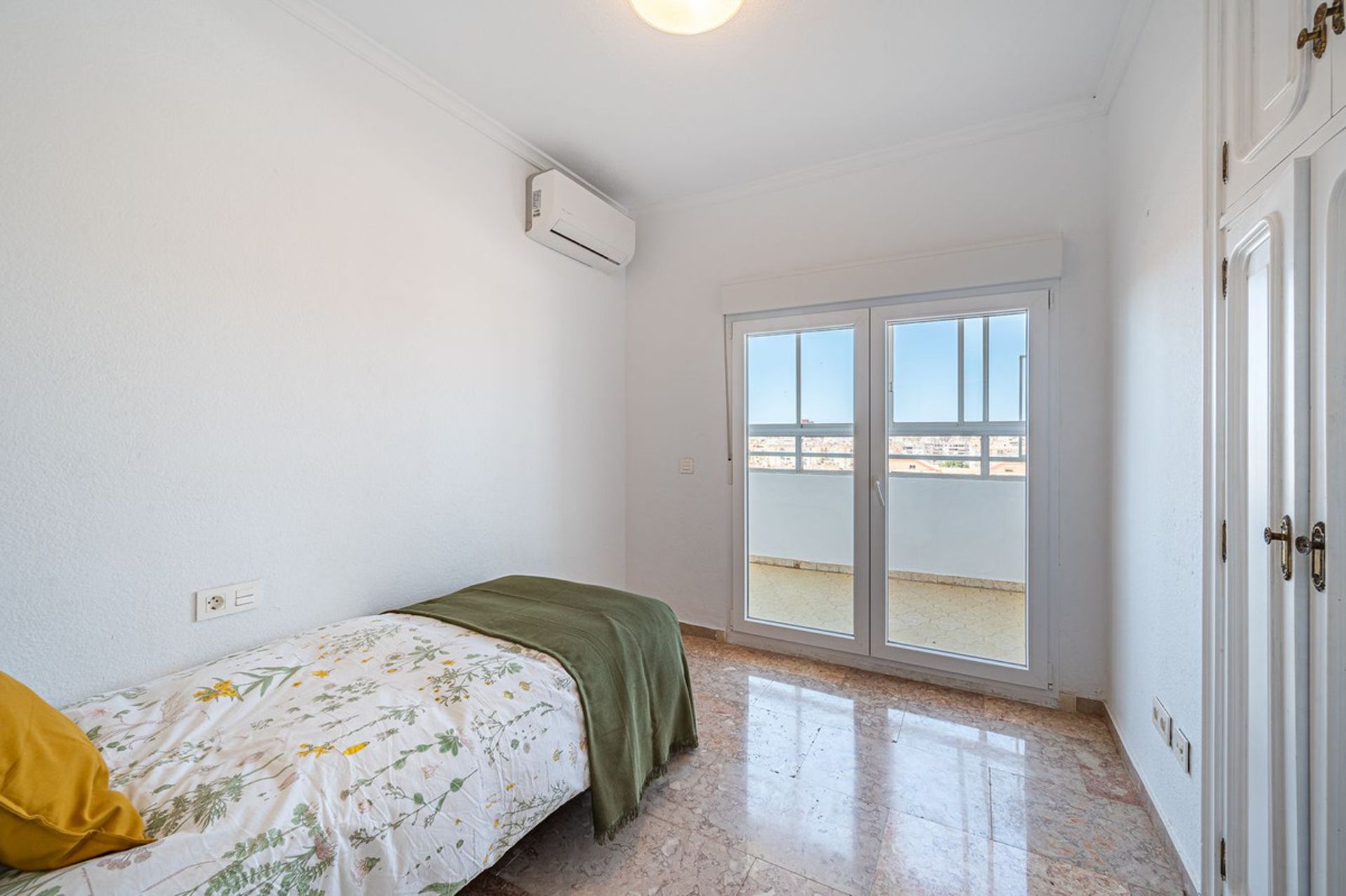 Condominium in Fuengirola, Andalucía 10761906