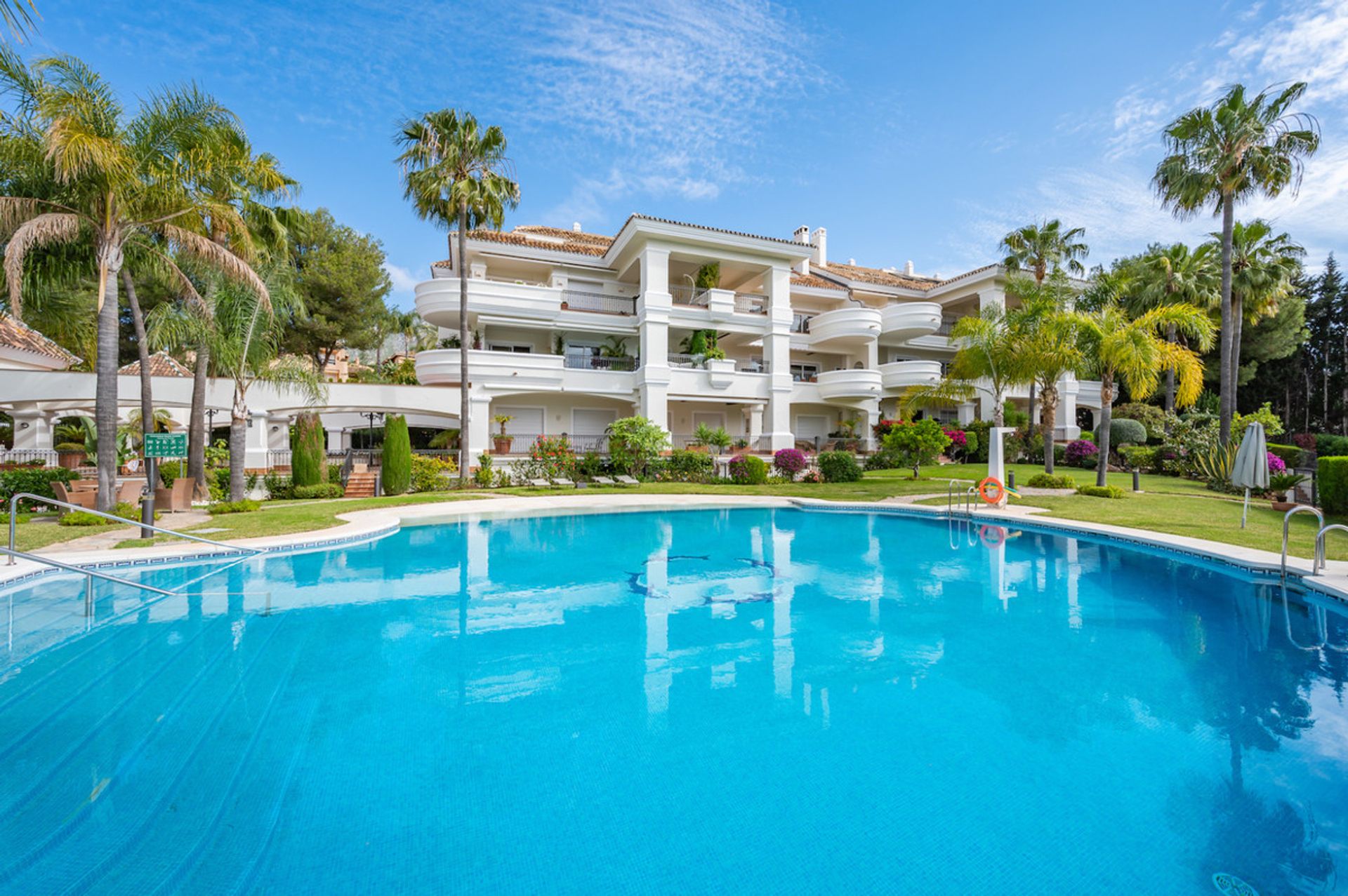 Condominium in Marbella, Andalucía 10761953