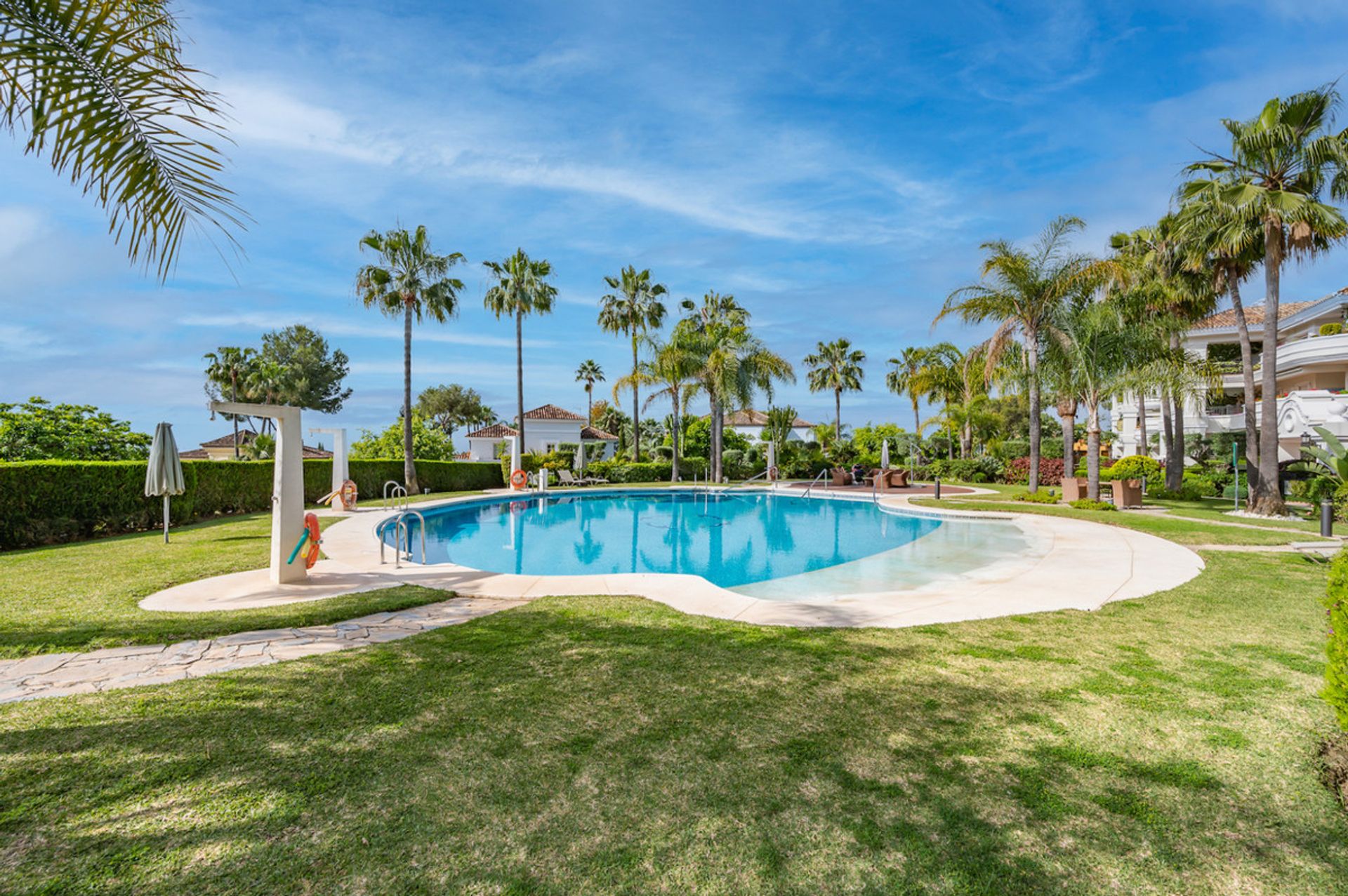 Condominium in Marbella, Andalucía 10761953