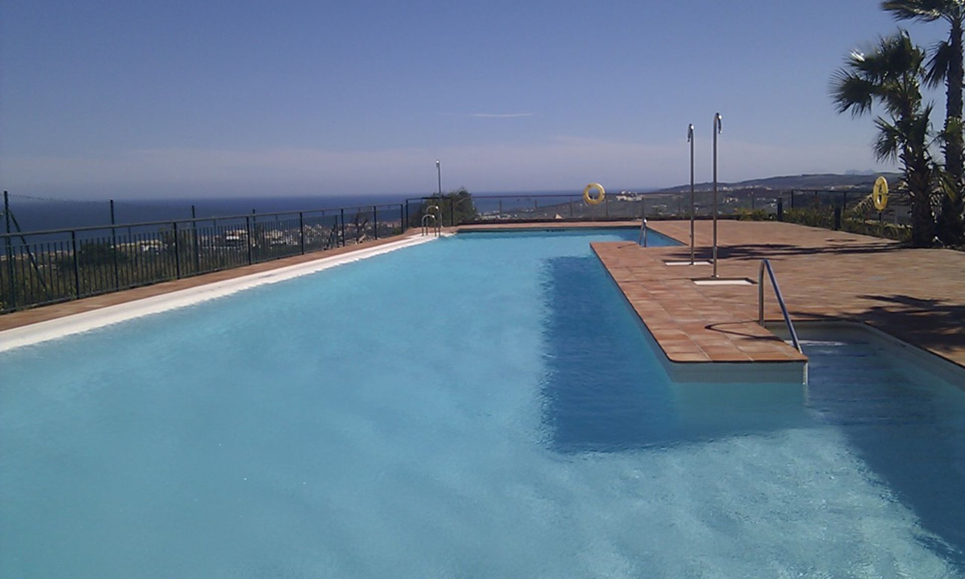 Condominium dans Casares, Andalucía 10761978