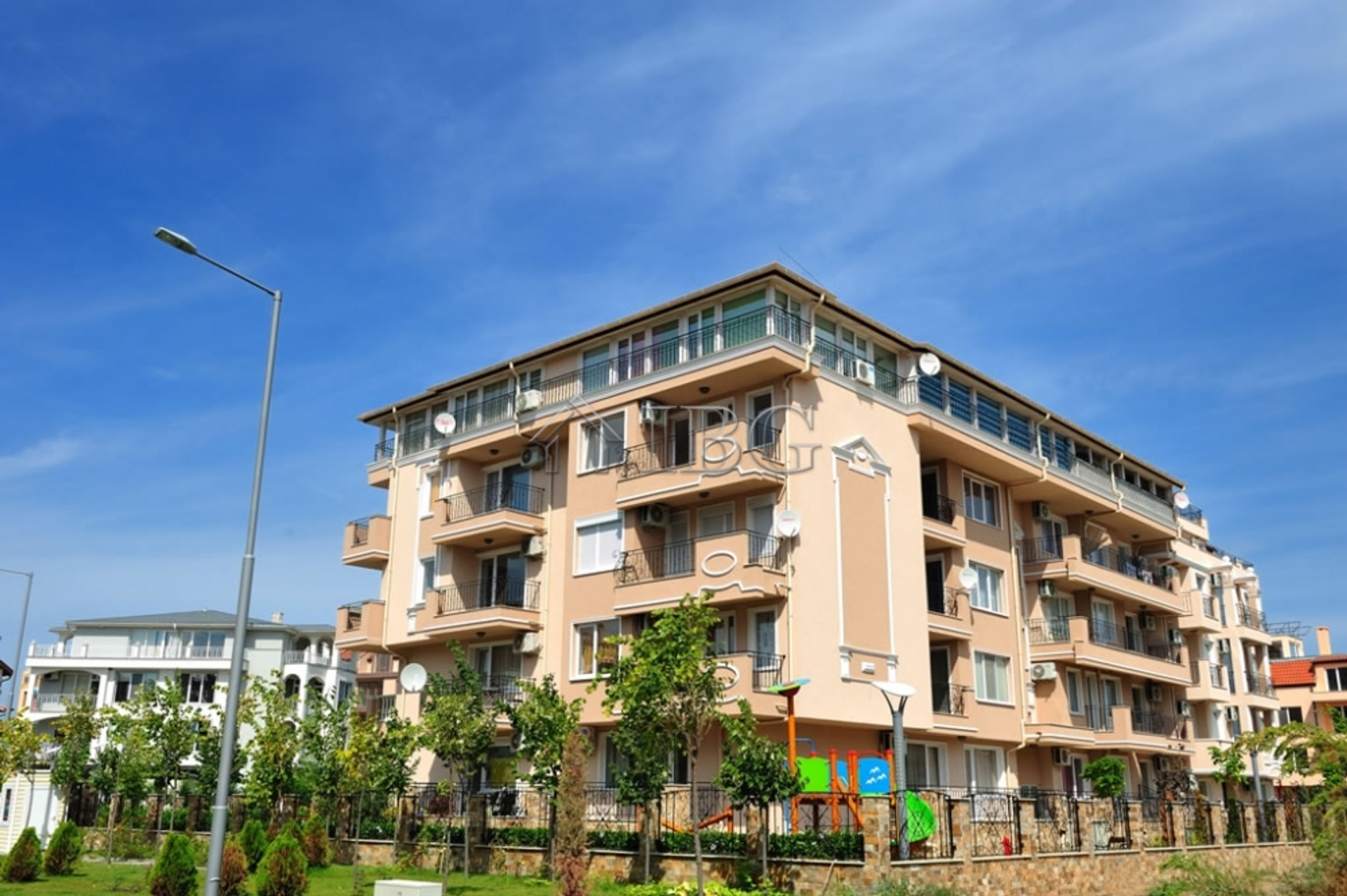 Condominium in Nessebar, Burgas 10763217