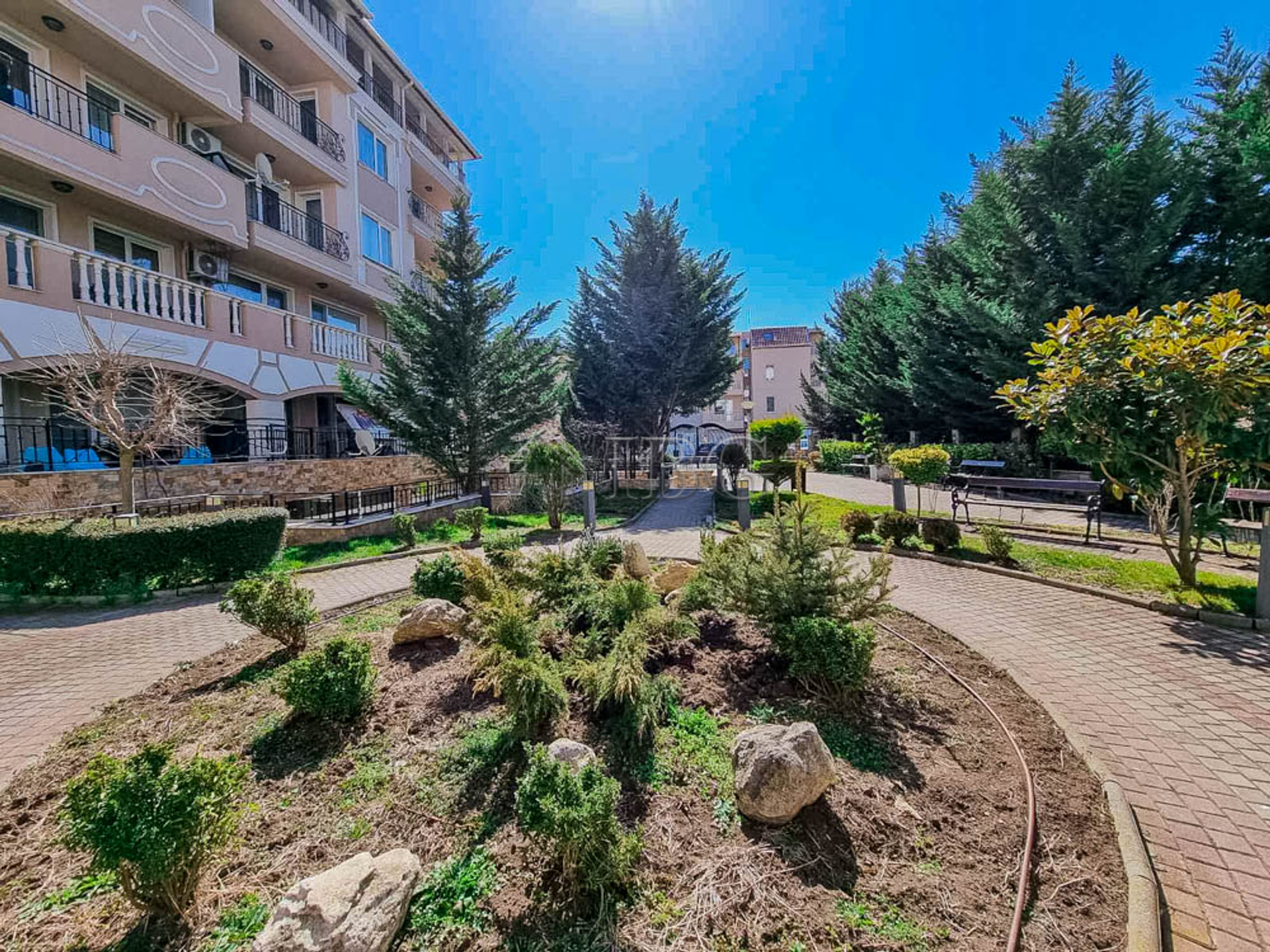 Condominium in Nessebar, Burgas 10763217