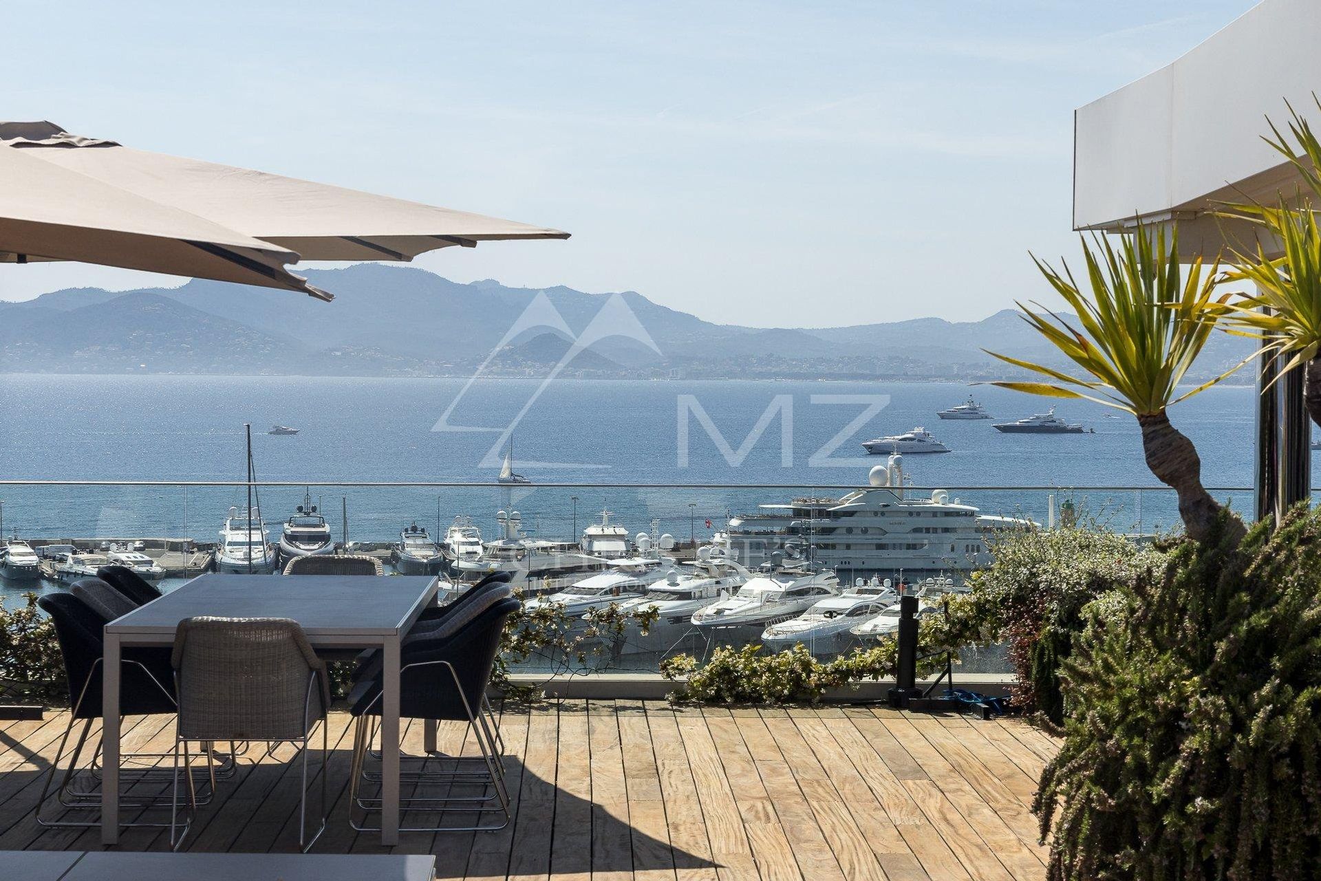 Condominium dans Cannes, Provence-Alpes-Cote d'Azur 10763467