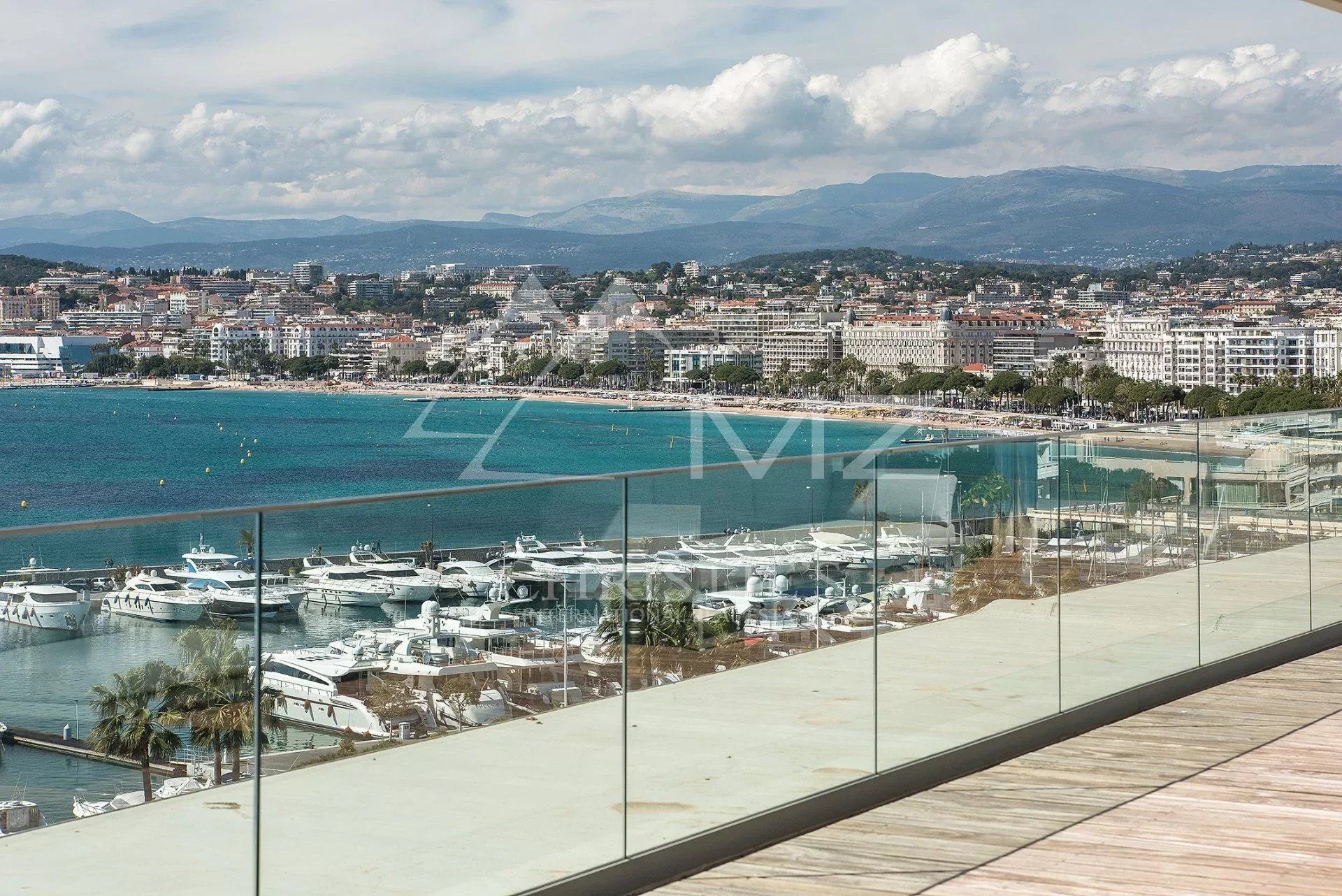 Condominium dans Cannes, Provence-Alpes-Cote d'Azur 10763467