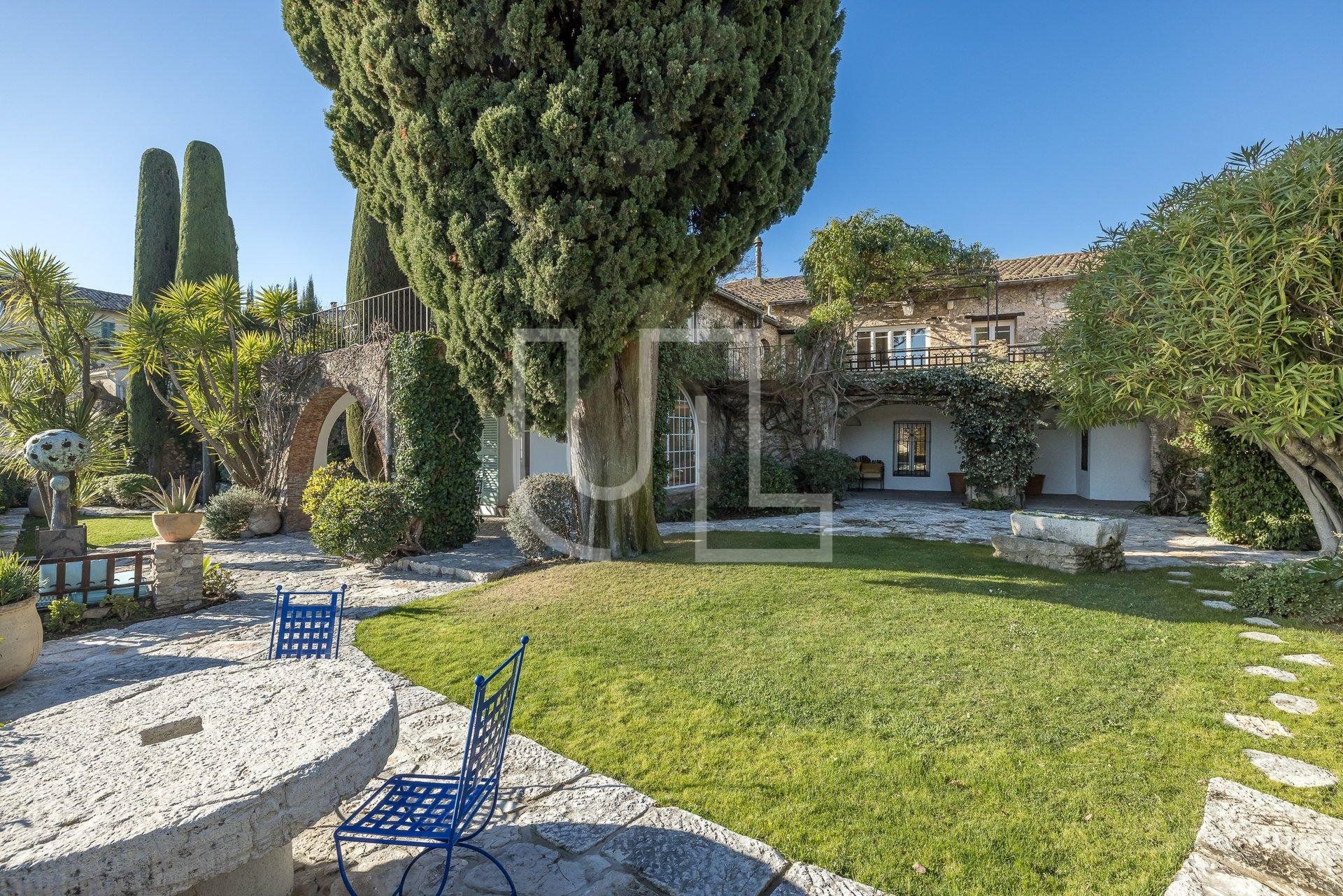 Dom w Cagnes-sur-Mer, Provence-Alpes-Cote d'Azur 10763514