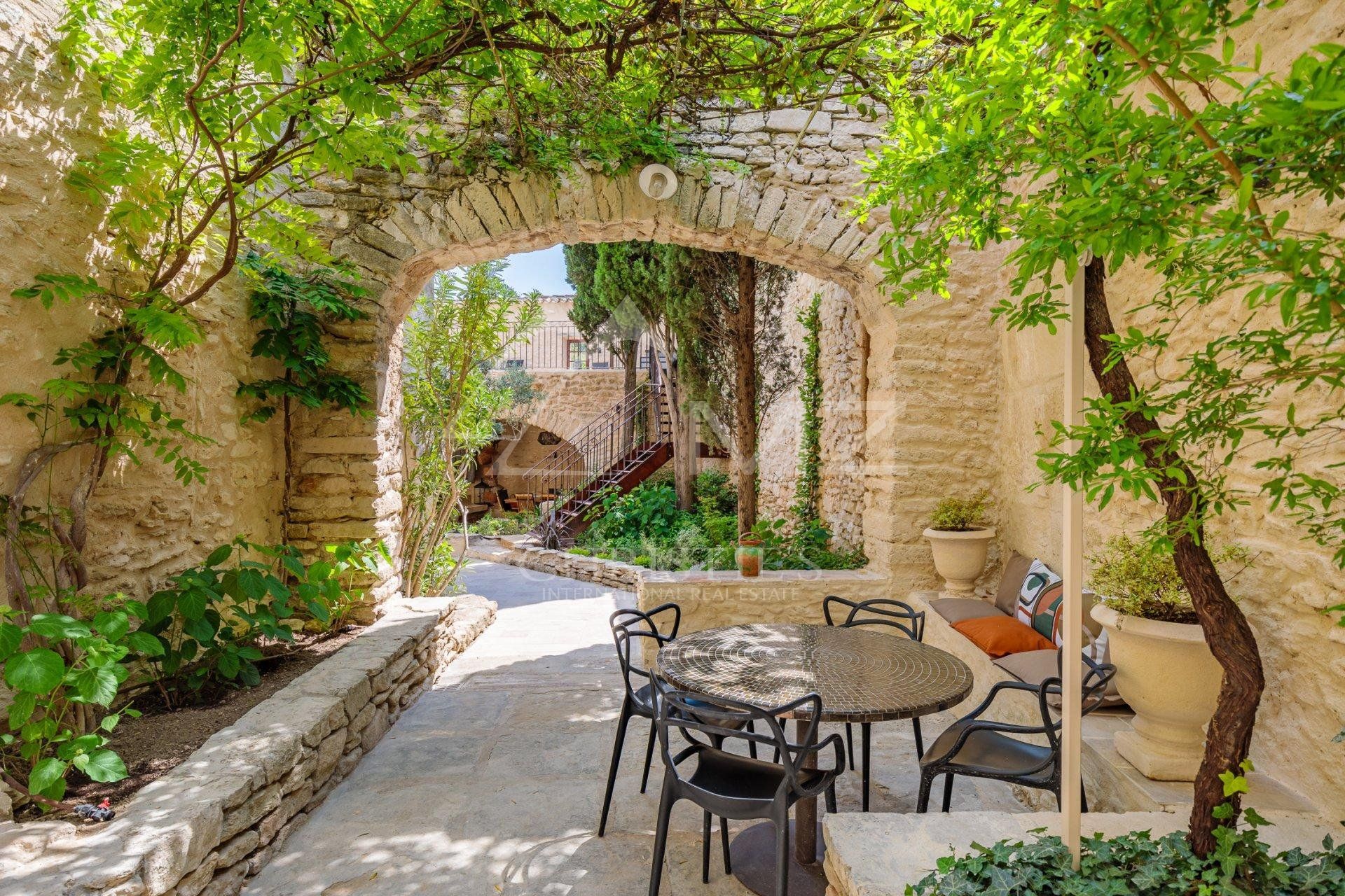 Casa nel Gordes, Vaucluse 10763527