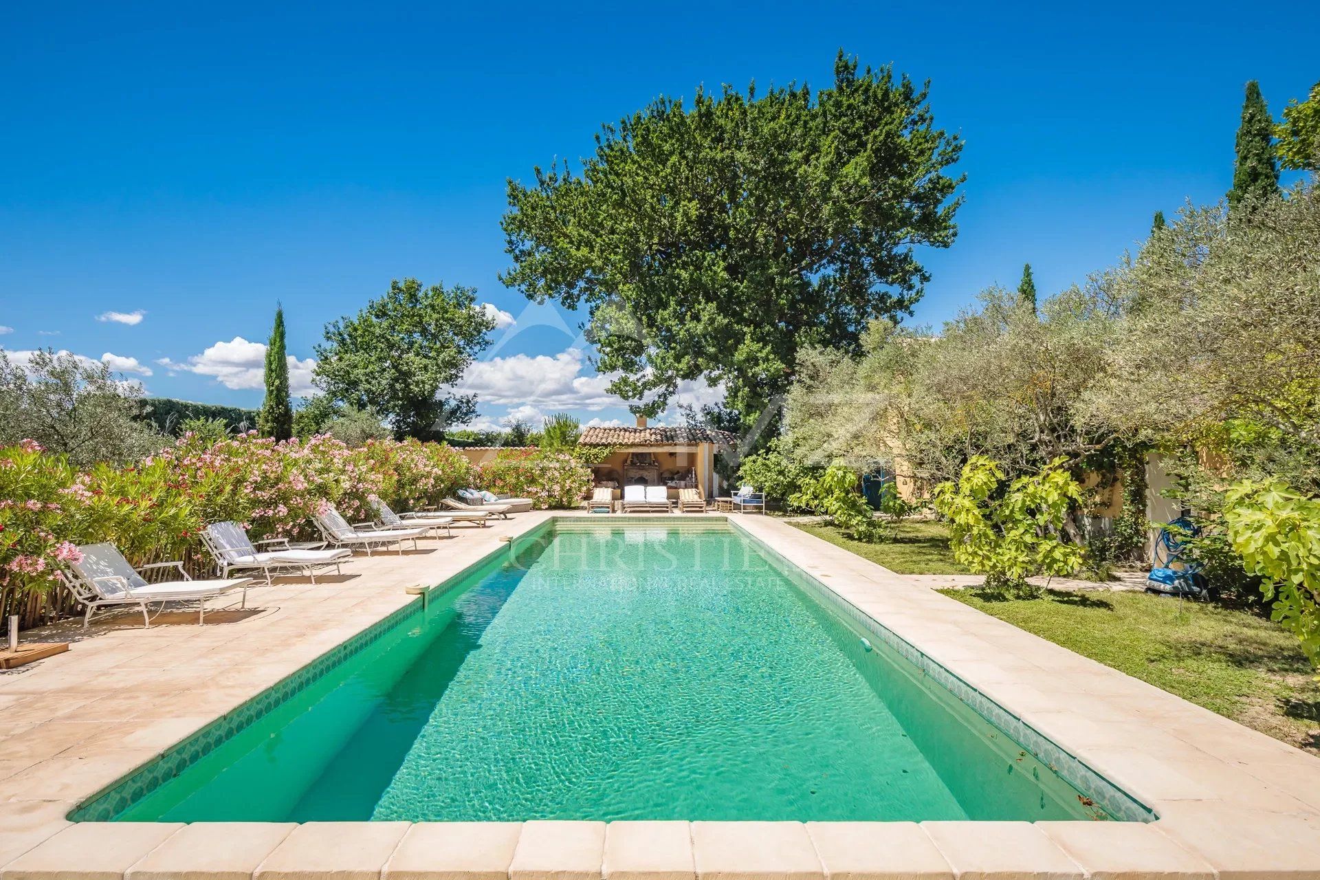 Komercyjny w L'Isle-sur-la-Sorgue, Vaucluse 10763539