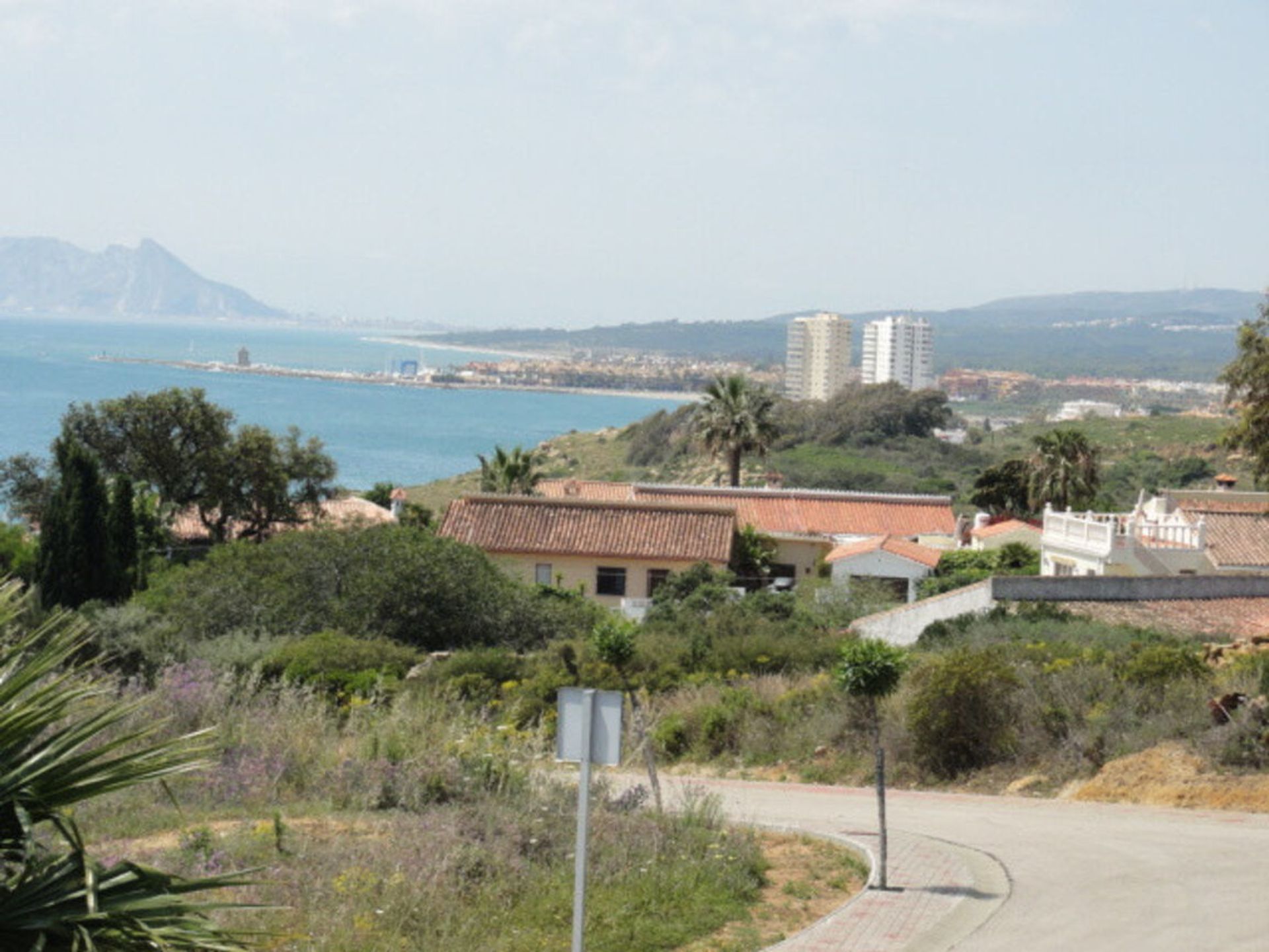 Maa sisään Guadiaro, Andalusia 10763779