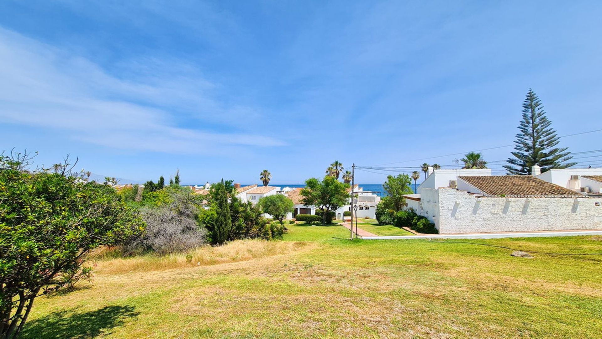 Land in Estepona, Andalucía 10764882