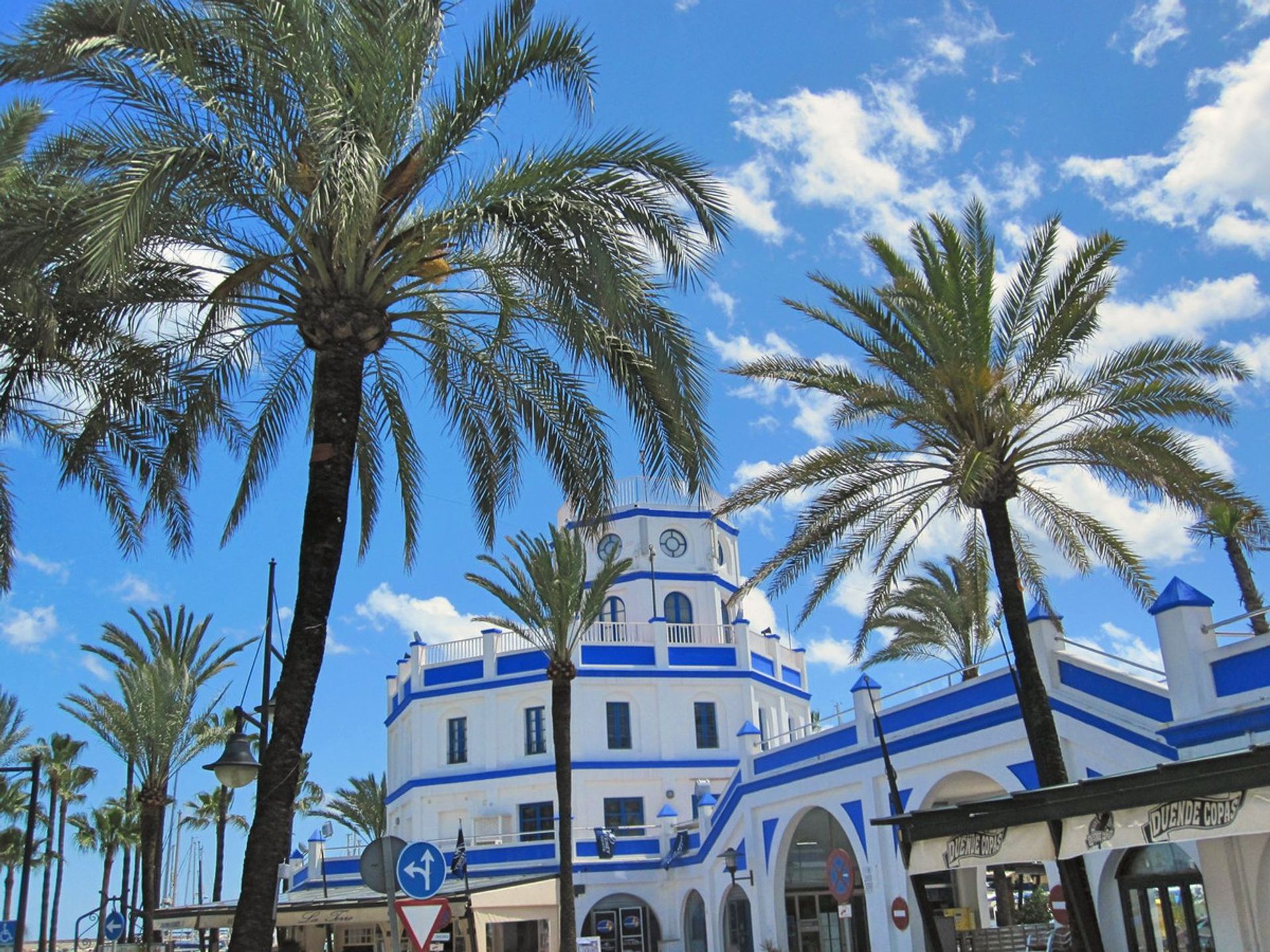 Land in Estepona, Andalucía 10764882