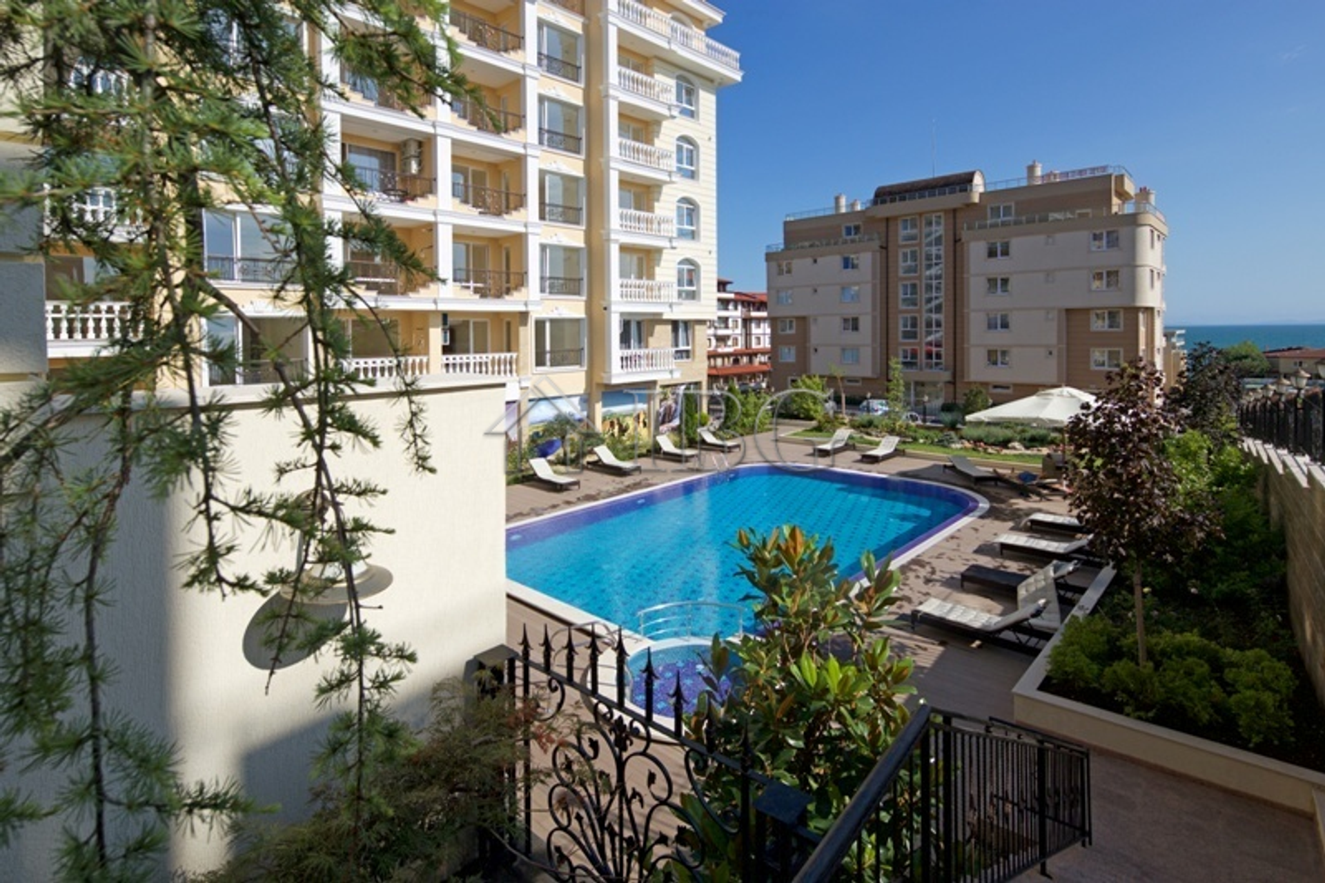 Condominium in Sveti Vlas, Burgas 10765235