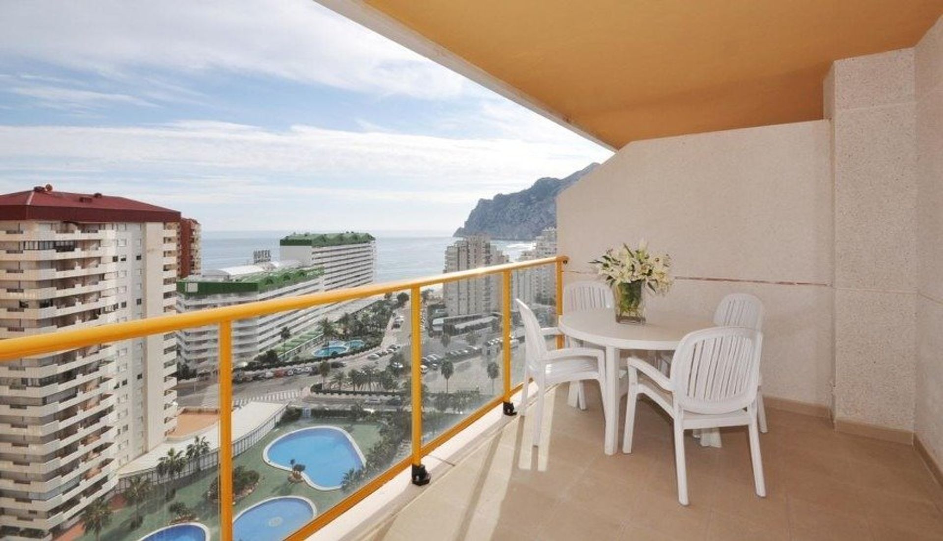 Condominium in Calpe, Comunidad Valenciana 10765315