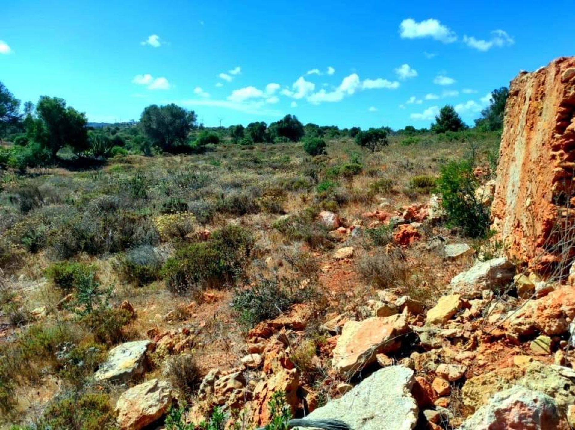 Land in Praia da Salema, Faro 10765804