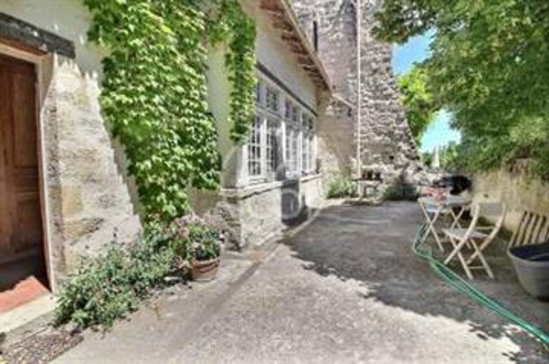 House in Saint-Quentin-de-Caplong, Nouvelle-Aquitaine 10769187