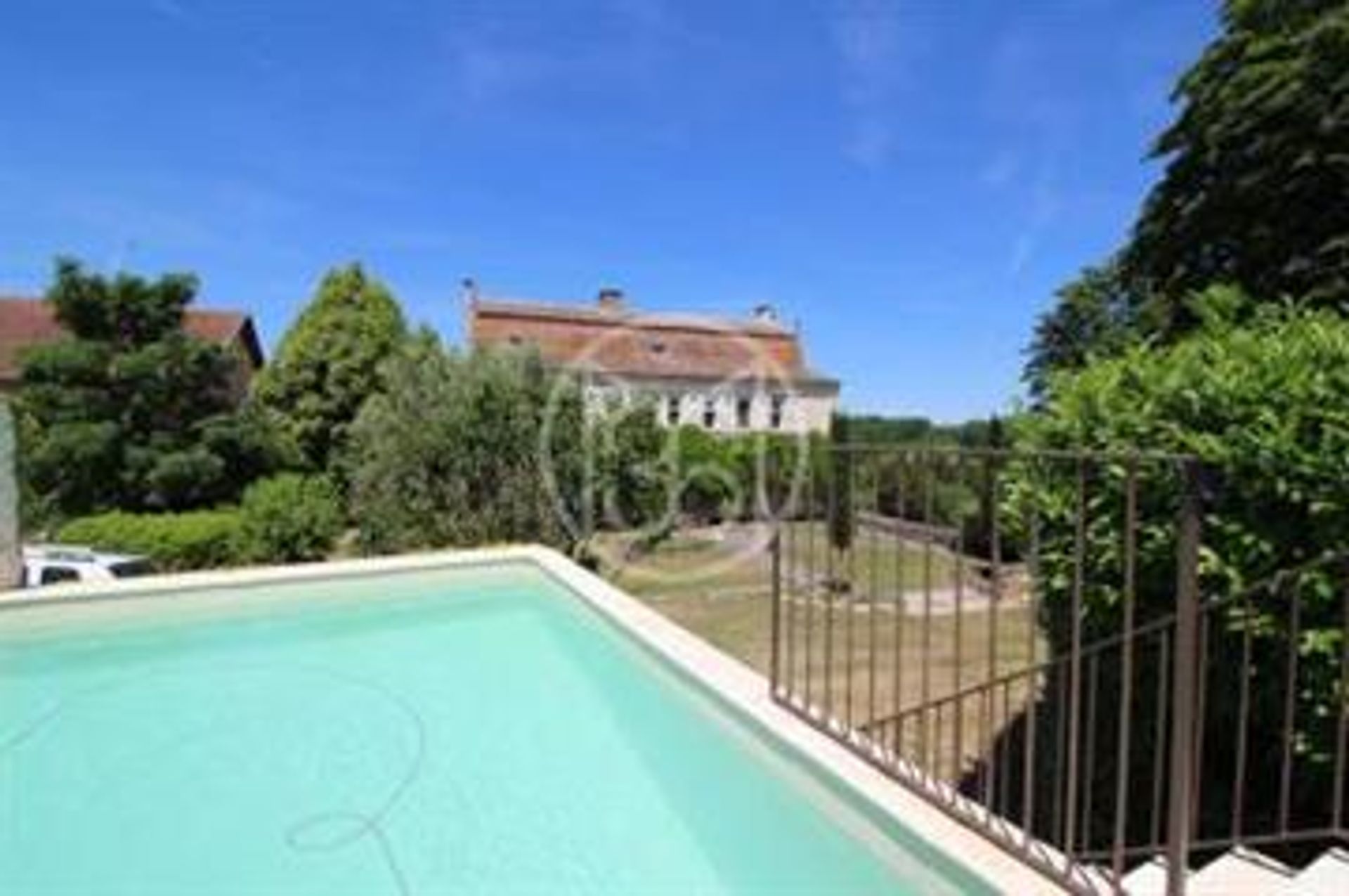 House in Saint-Quentin-de-Caplong, Nouvelle-Aquitaine 10769187