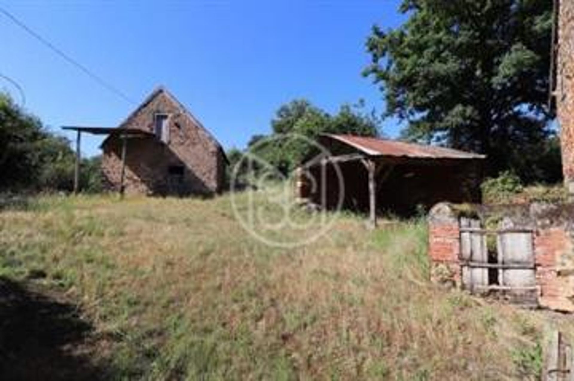 rumah dalam Saint-Benoit-du-Sault, Centre-Val de Loire 10769195