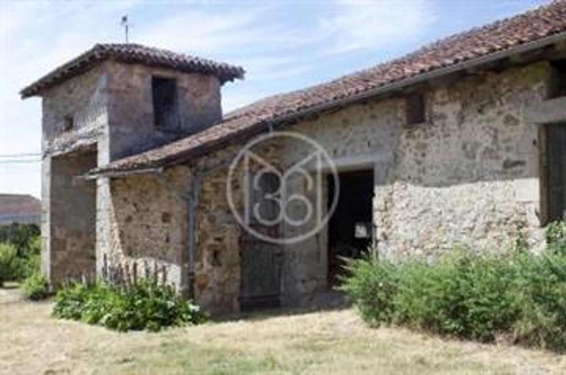 casa en Brigueuil, Nueva Aquitania 10769203