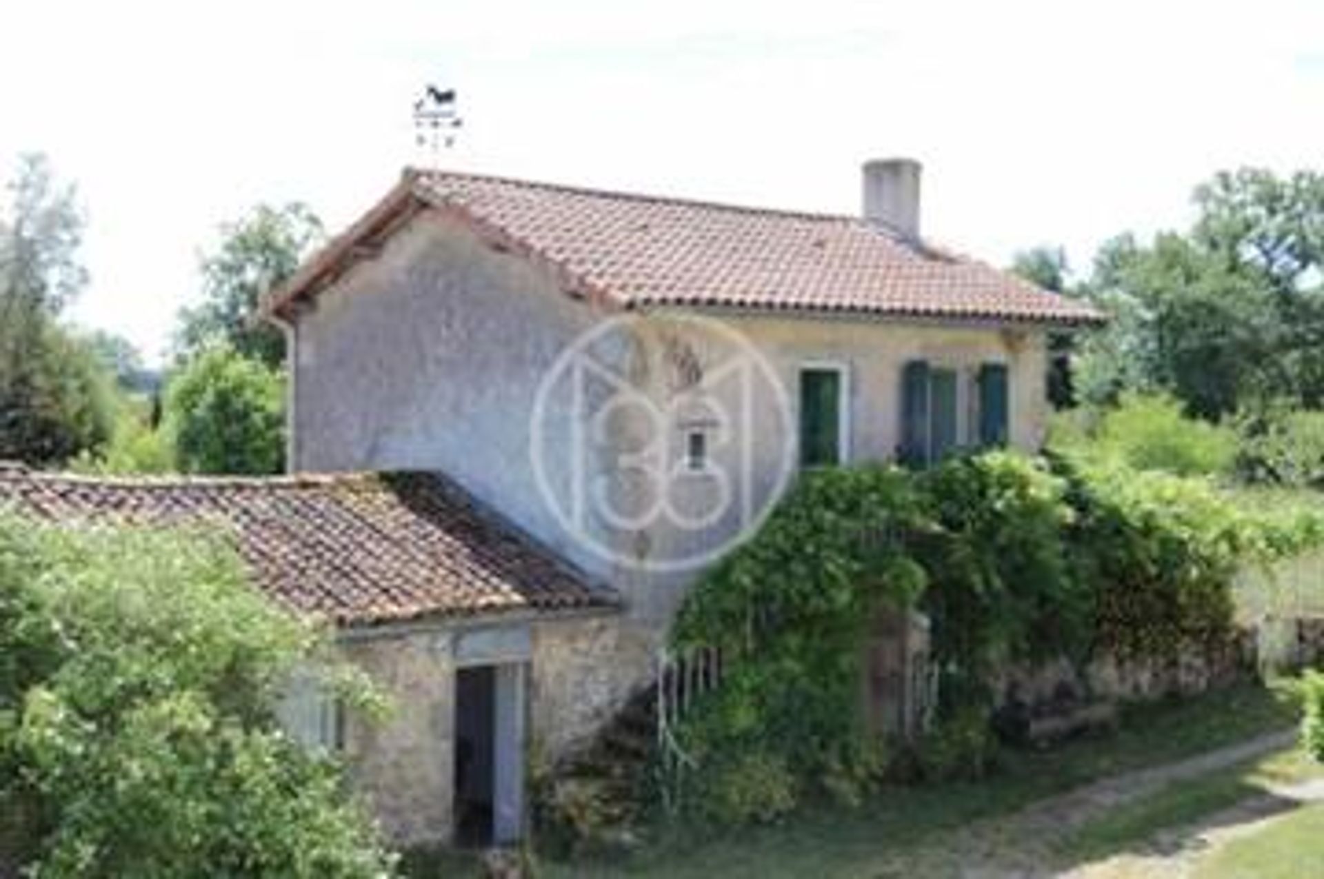 House in Parthenay, Nouvelle-Aquitaine 10769207