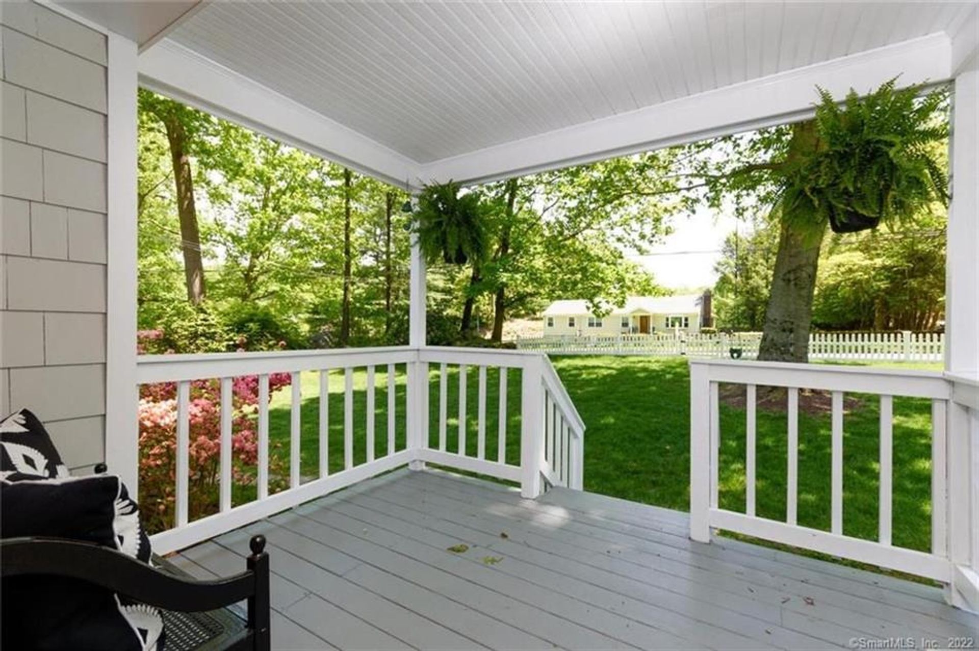 House in Round Beach, Connecticut 10769391