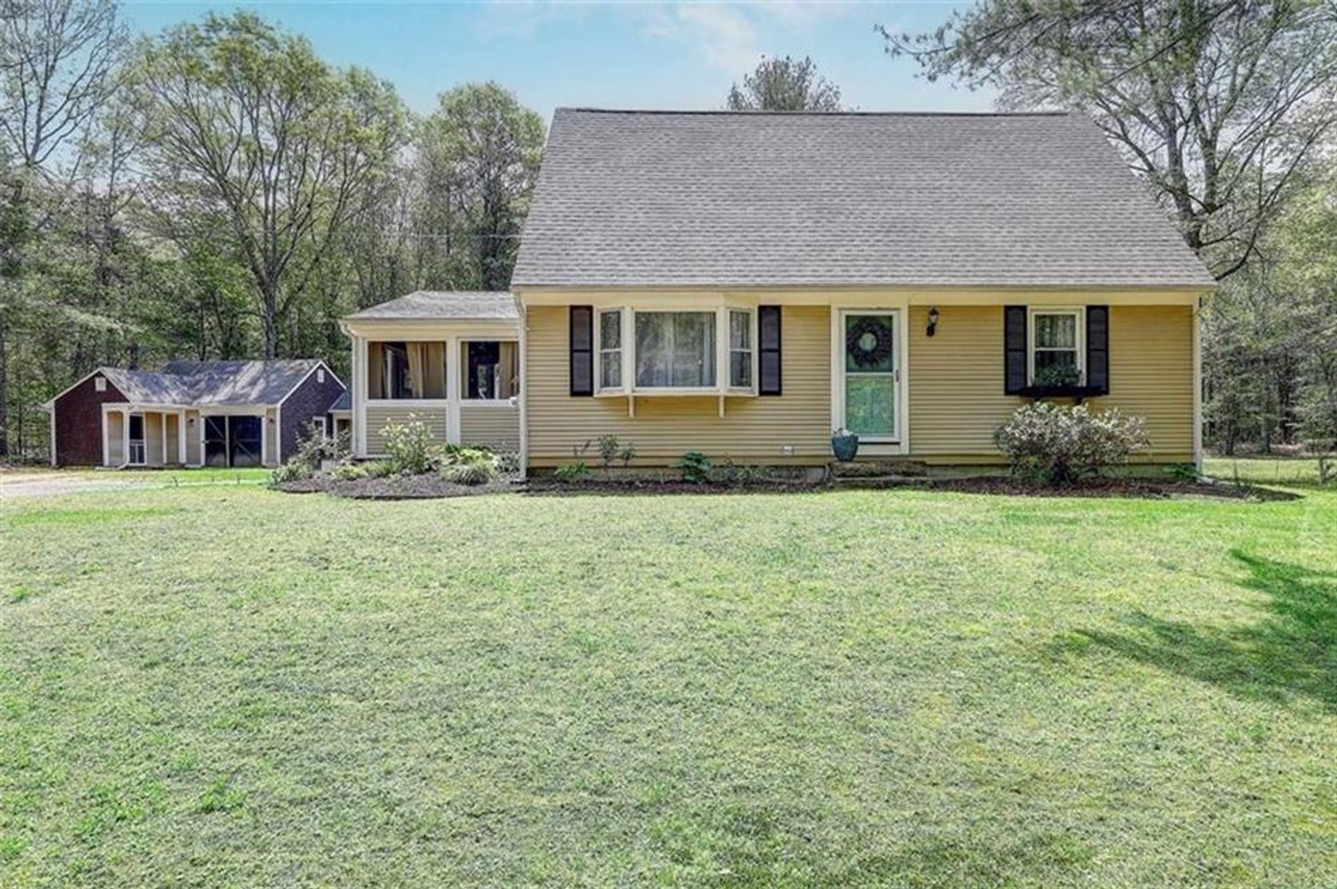 House in Black Plain, Rhode Island 10770629