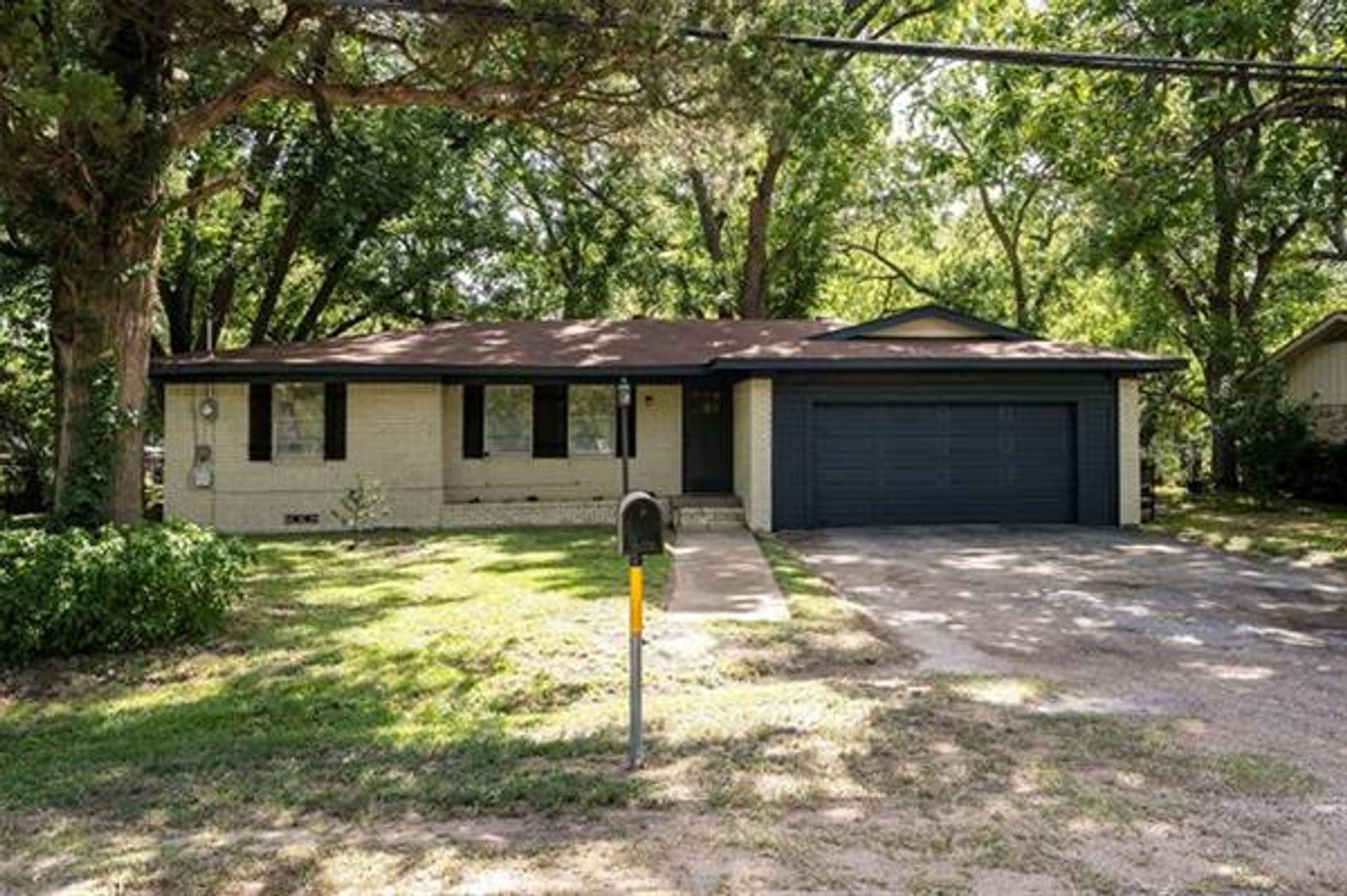 casa en Trinidad, Texas 10770763