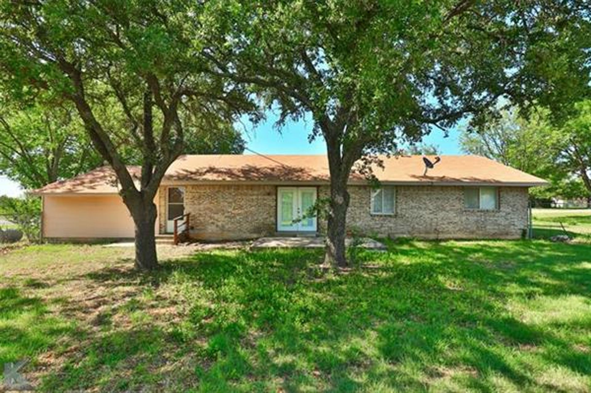 House in Cross Plains, Texas 10770776