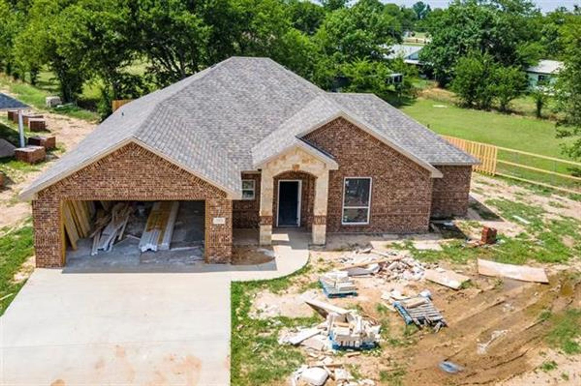 House in Crowley, Texas 10770878