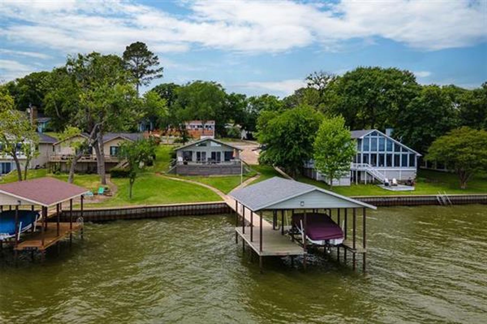 House in Tool, Texas 10771172