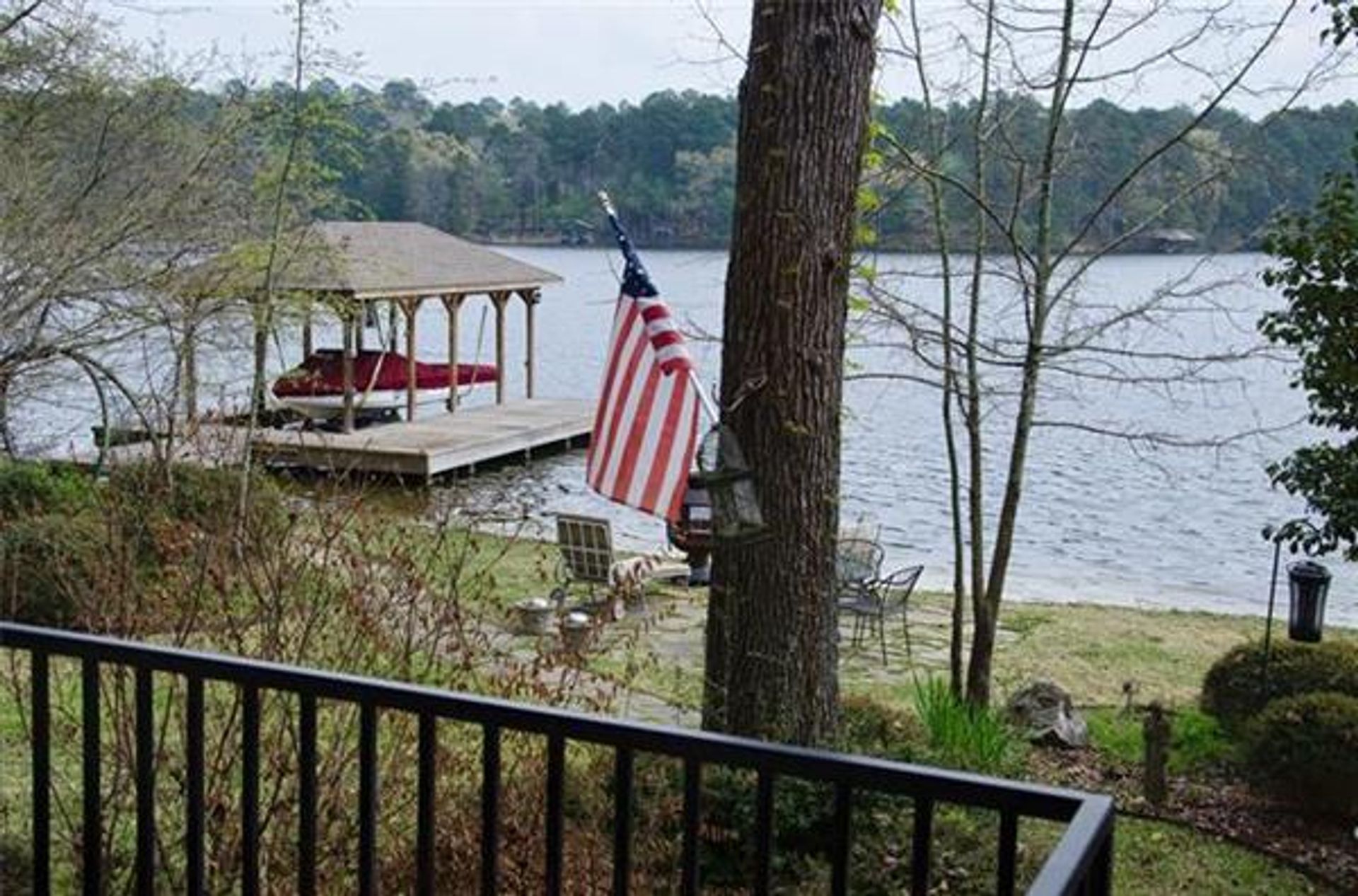 House in Holly Lake Ranch, Texas 10771360