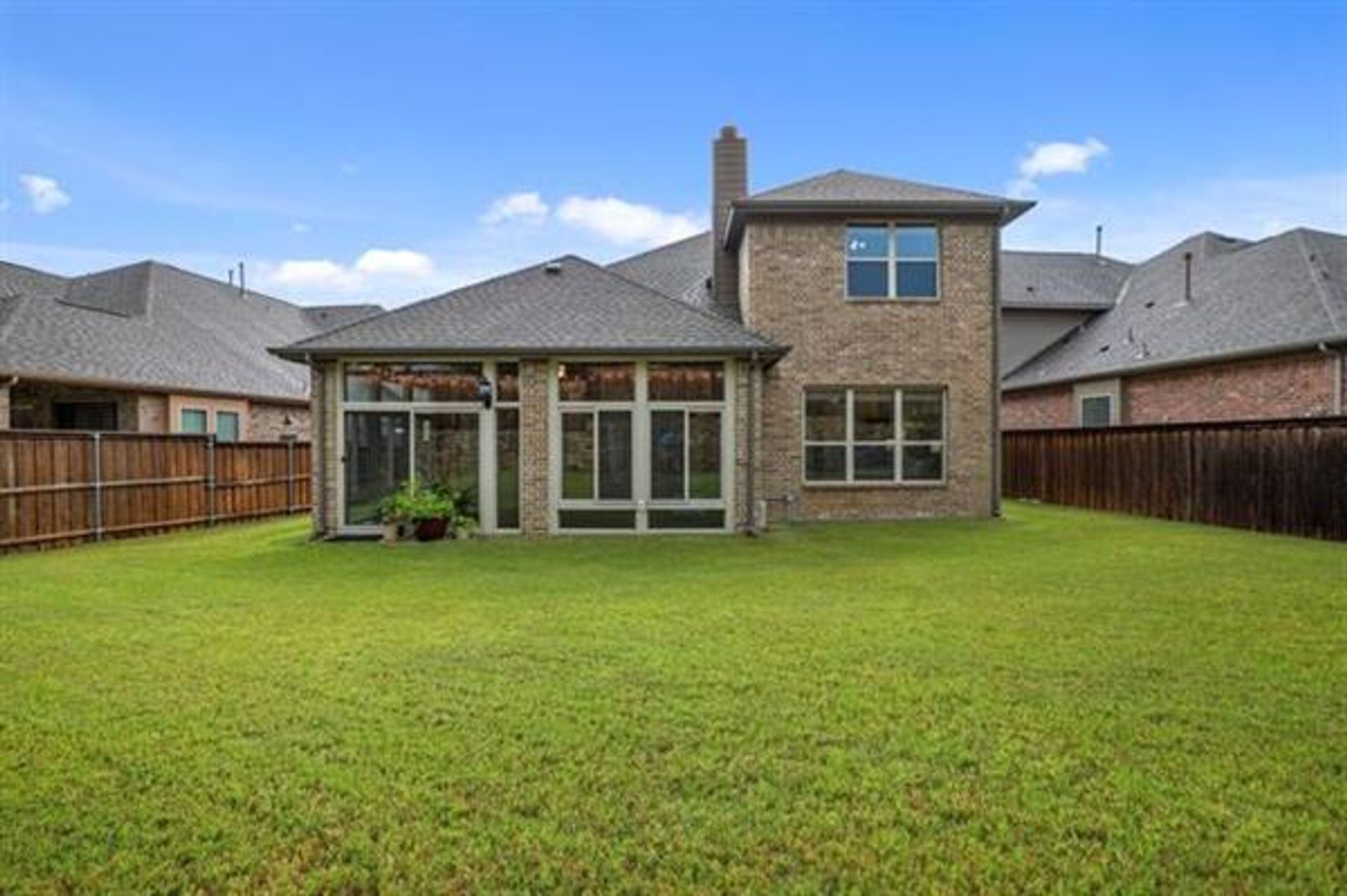 House in Frisco, Texas 10771432