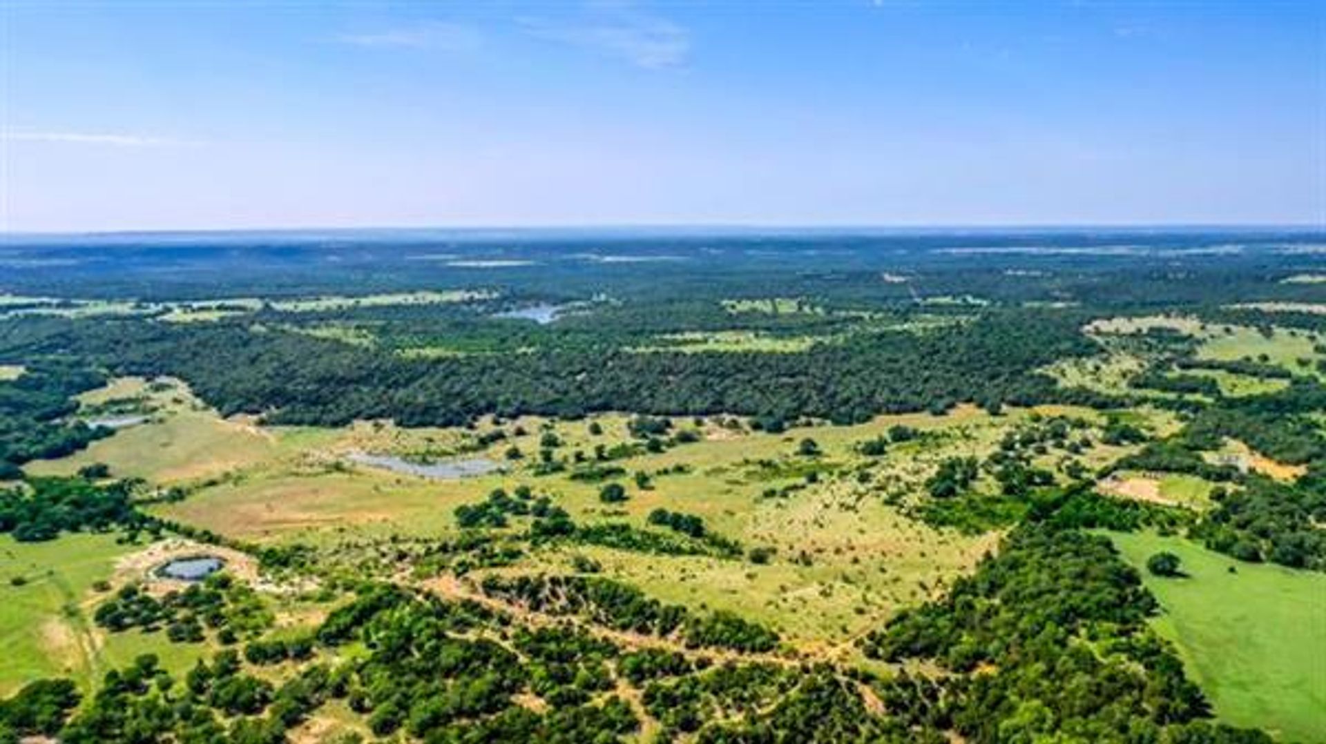 房子 在 Mineral Wells, Texas 10771491