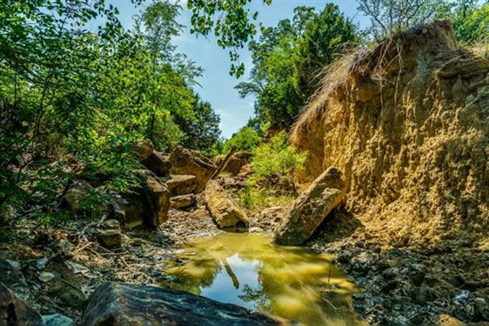 房子 在 Mineral Wells, Texas 10771491