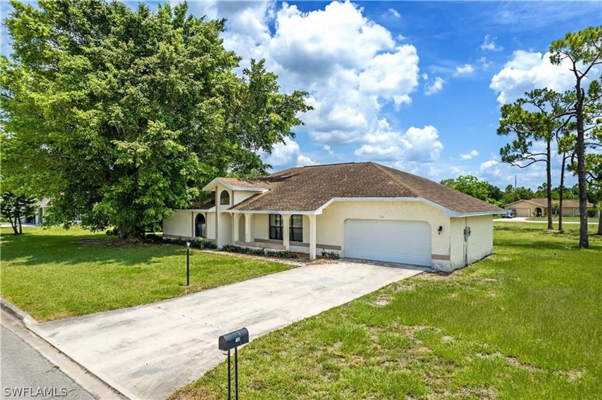 House in Lehigh Acres, Florida 10771637