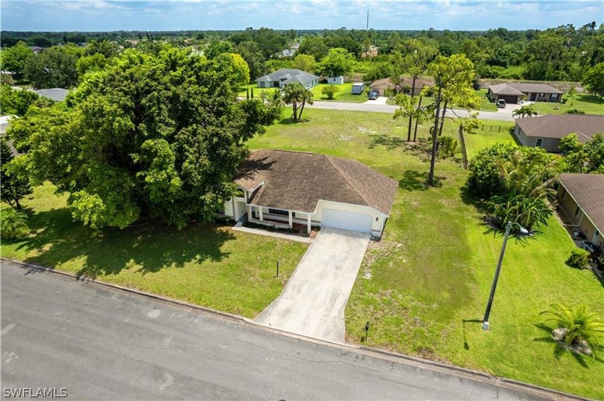 House in Lehigh Acres, Florida 10771637