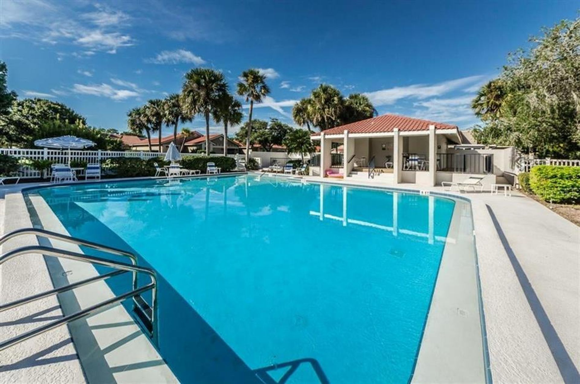 Condominium in St. Petersburg, Florida 10771787